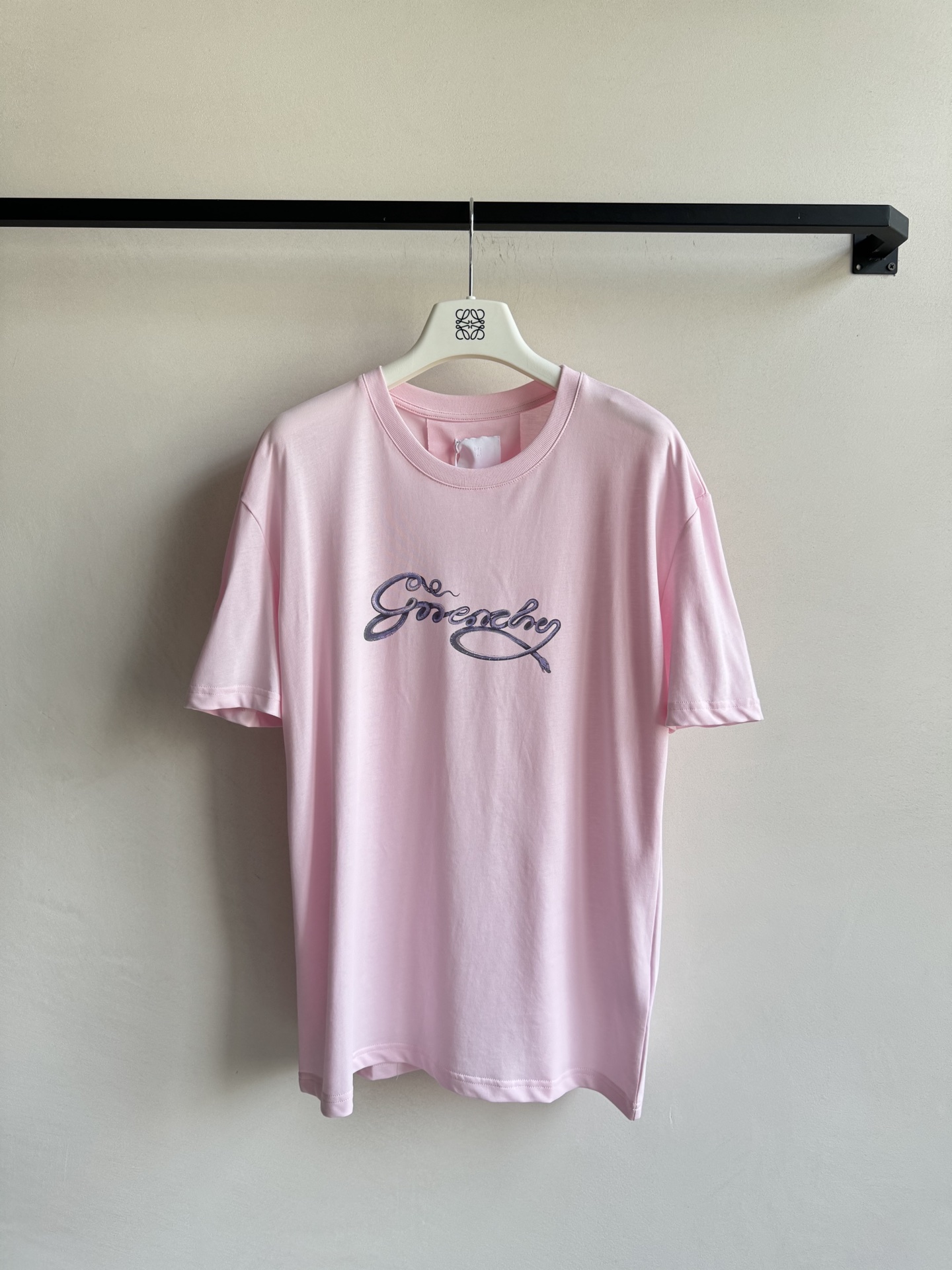 Givenchy 25SS Women’s Suit with New Leisure T-Shirts: Stylish and Comfortable Fashion Statement - 图片 1
