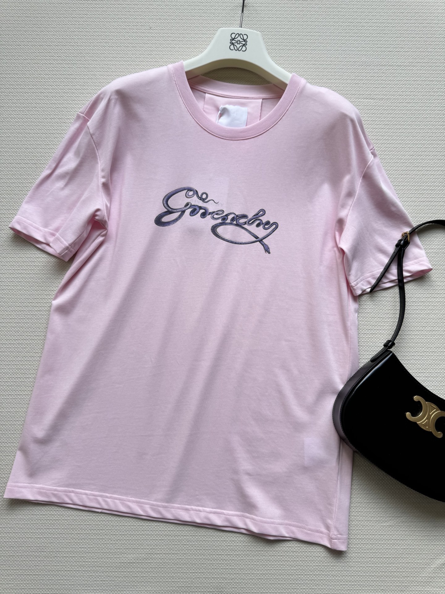 Givenchy 25SS Women’s Suit with New Leisure T-Shirts: Stylish and Comfortable Fashion Statement - 图片 3