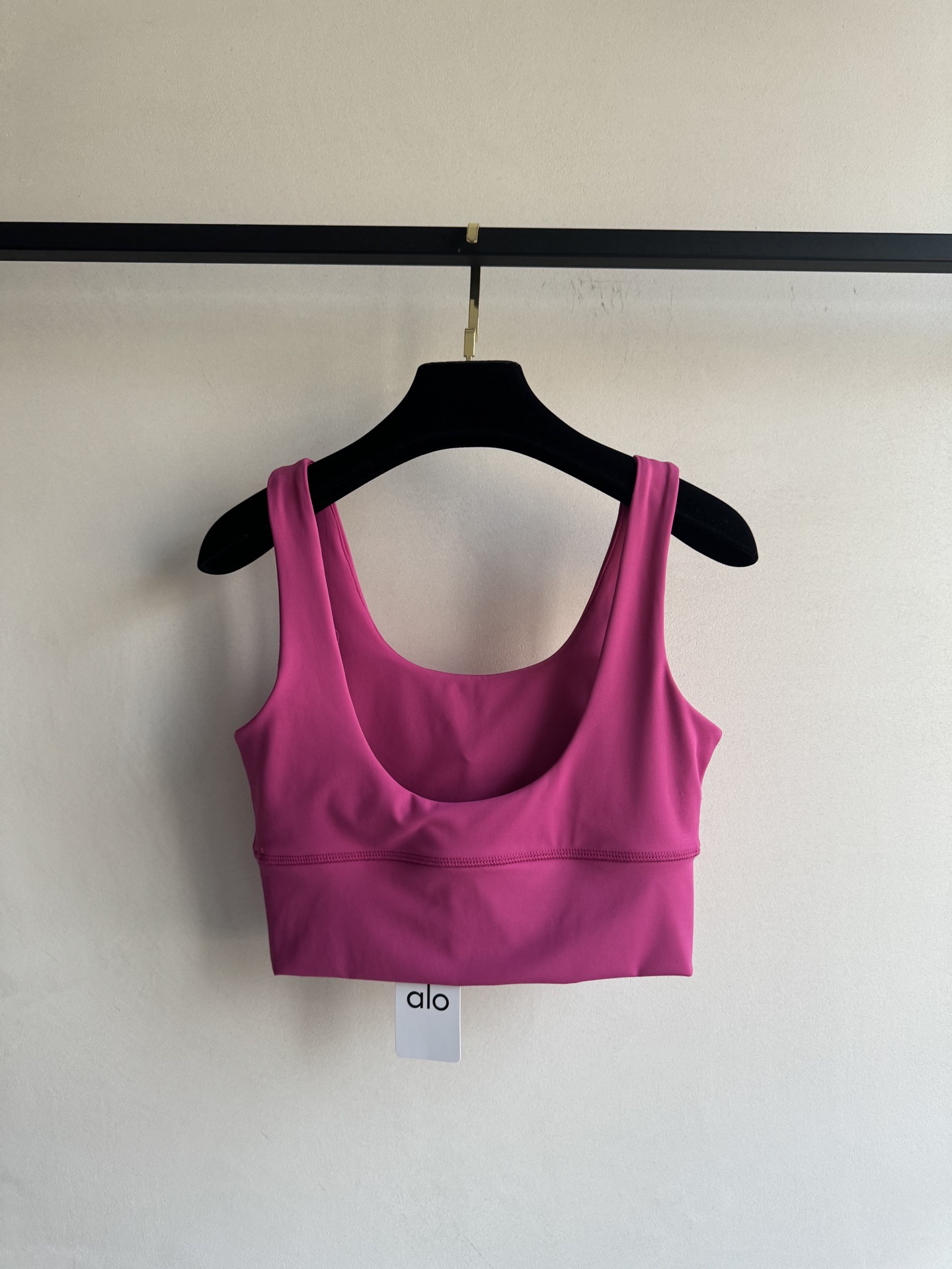 Alo25s-Explosive Sports Series Female Suit: Stylish, Functional, and Comfortable - 图片 2