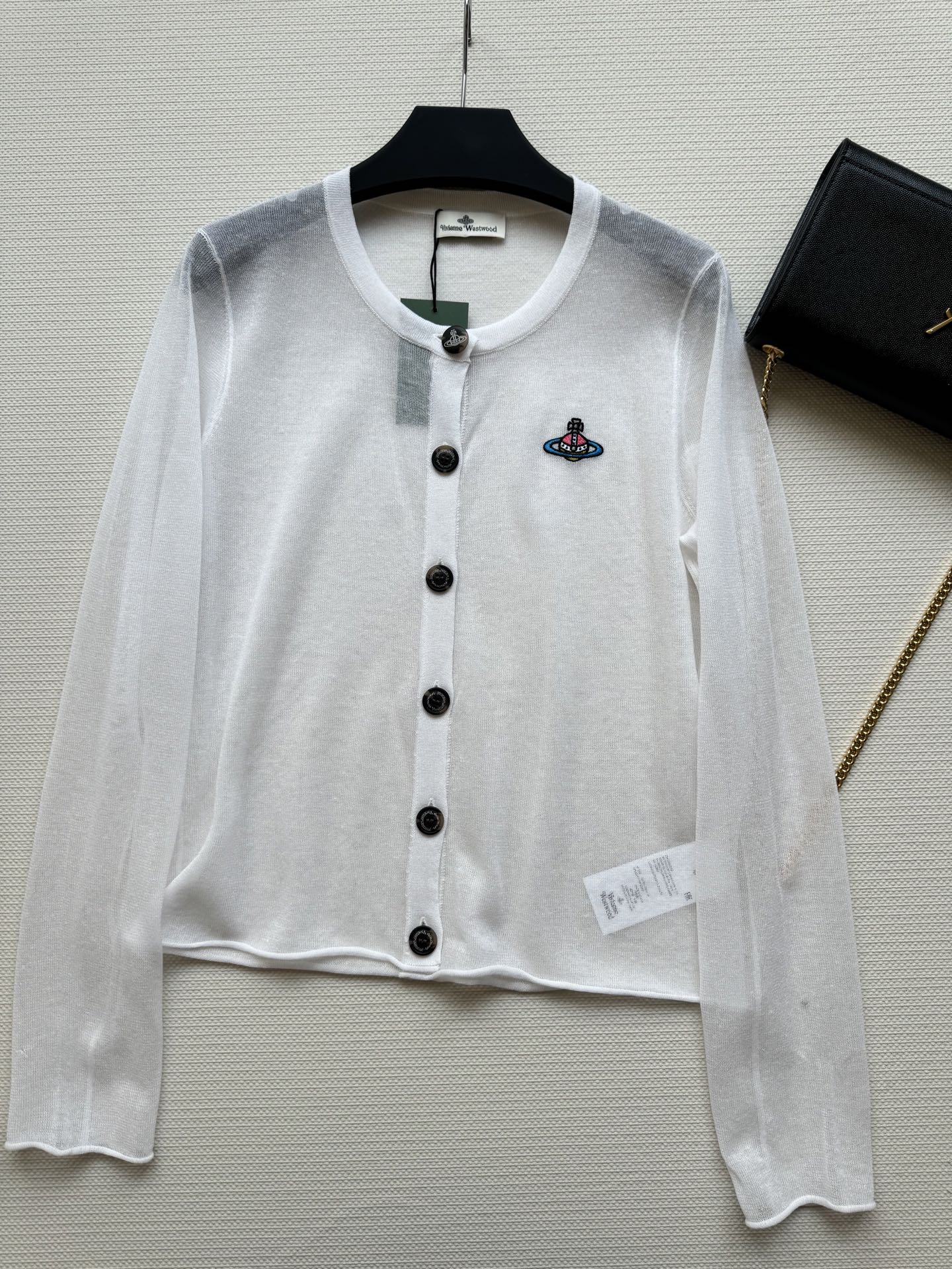 Stylish Planet Embroidered Sunscreen Shirt in 5 Colors – Fashionful Design, Easy to Wear - 图片 3