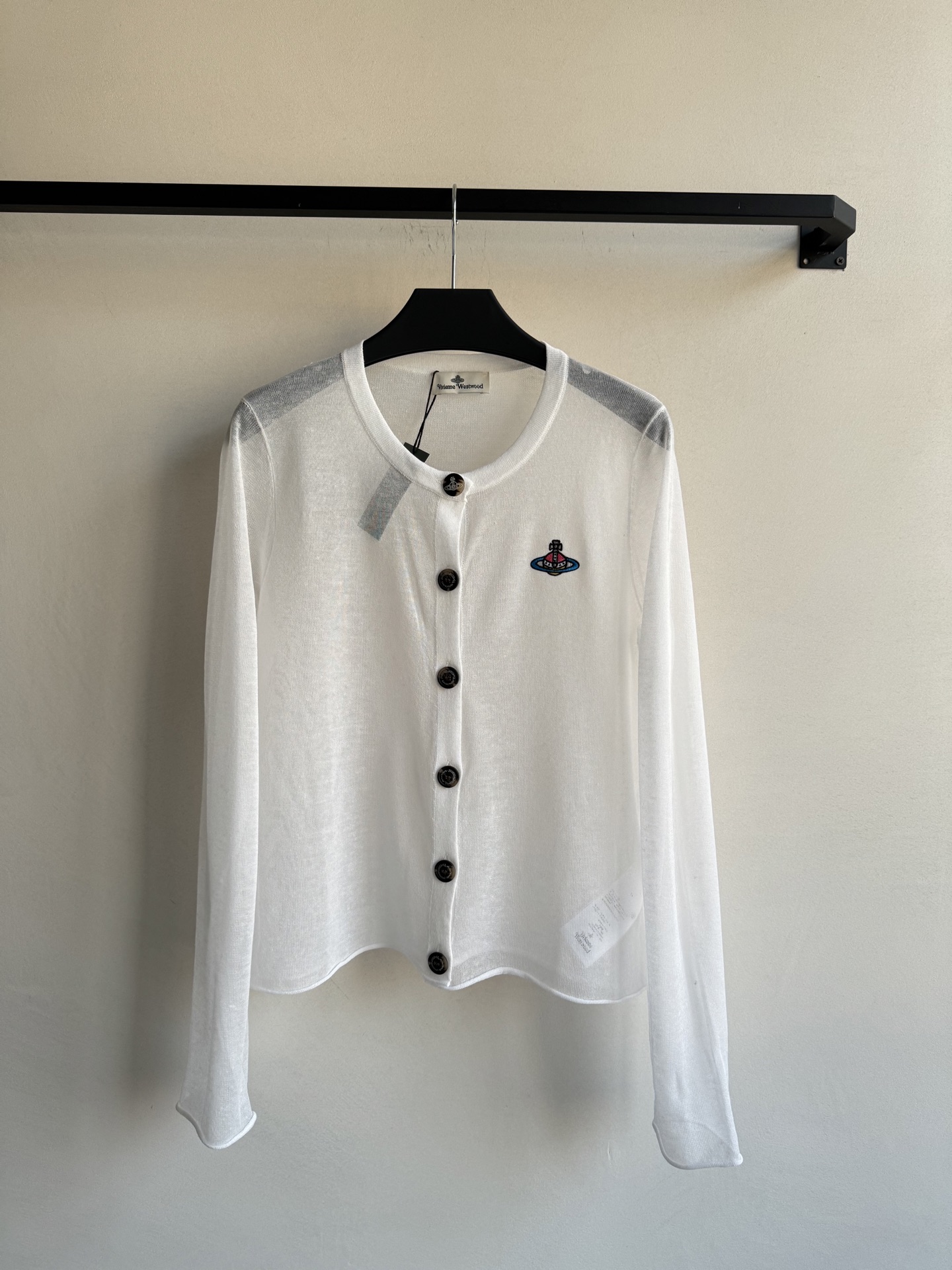 Stylish Planet Embroidered Sunscreen Shirt in 5 Colors – Fashionful Design, Easy to Wear - 图片 1