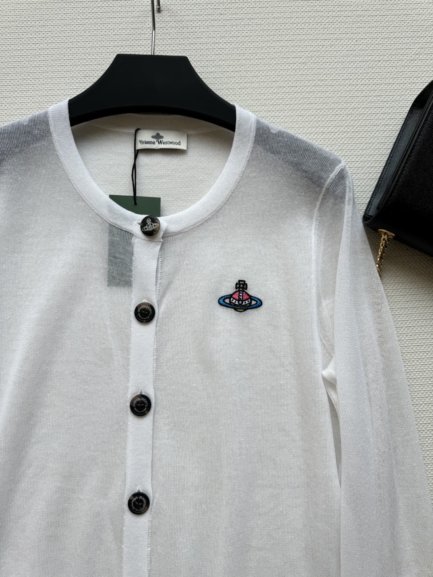 Stylish Planet Embroidered Sunscreen Shirt in 5 Colors – Fashionful Design, Easy to Wear - 图片 4