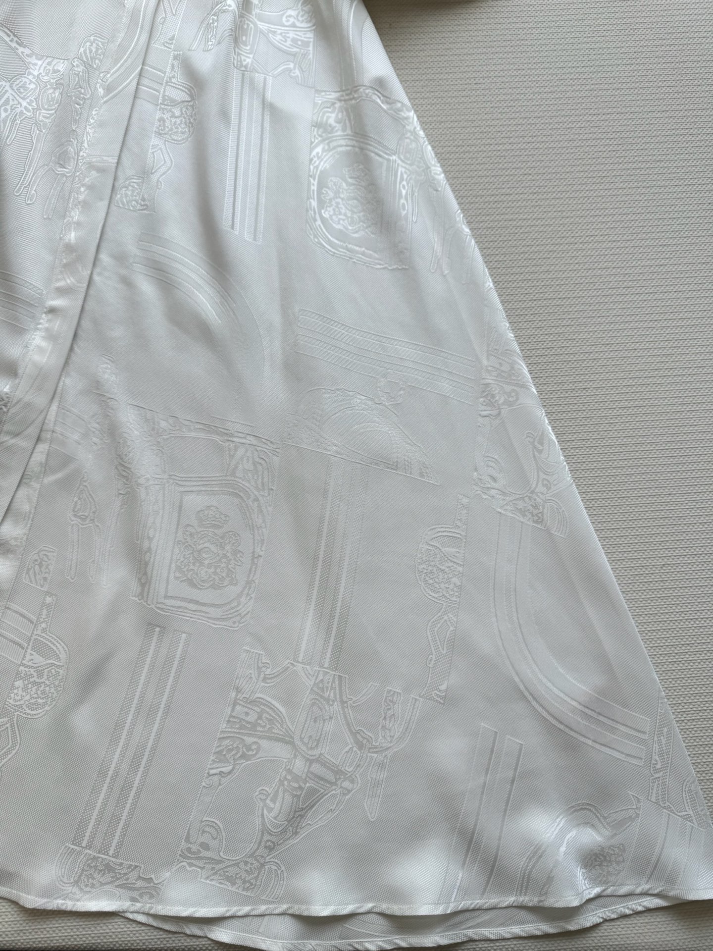 Hermé*🆕新款，高货！真丝连衣裙，提花面料，定位剪裁，版型跟做工都是这个👍👍👍ＳＭＬ.
