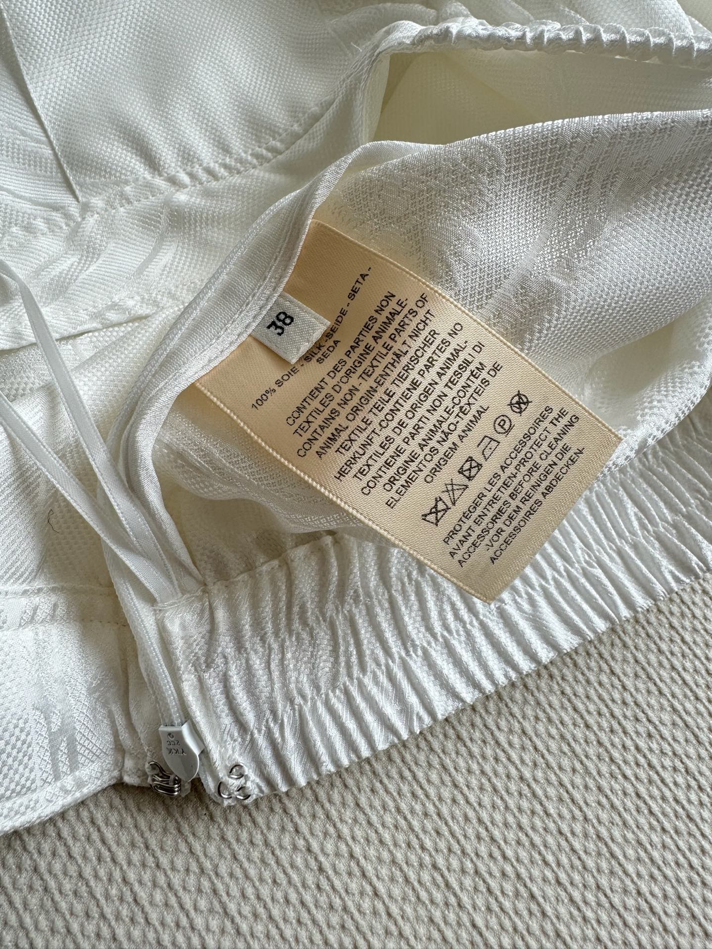 Hermé*🆕新款，高货！真丝裤👖，提花面料，定位剪裁，版型跟做工都是这个👍👍👍ＳＭＬ.