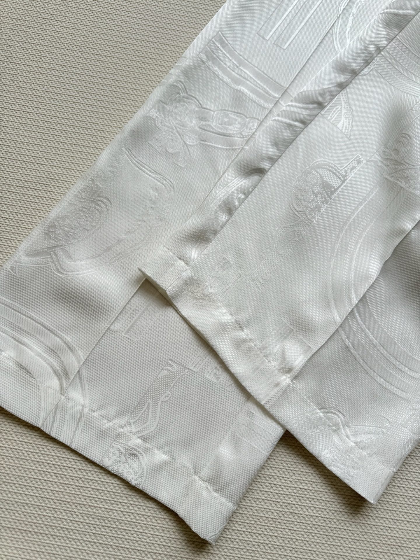 Hermé*🆕新款，高货！真丝裤👖，提花面料，定位剪裁，版型跟做工都是这个👍👍👍ＳＭＬ.