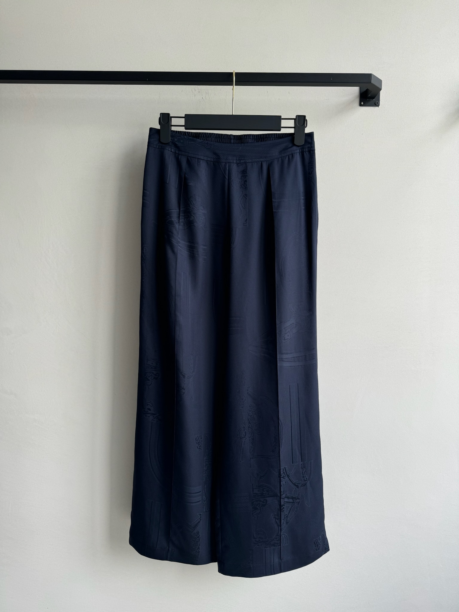 Hermé*🆕新款，高货！真丝裤👖，提花面料，定位剪裁，版型跟做工都是这个👍👍👍ＳＭＬ.