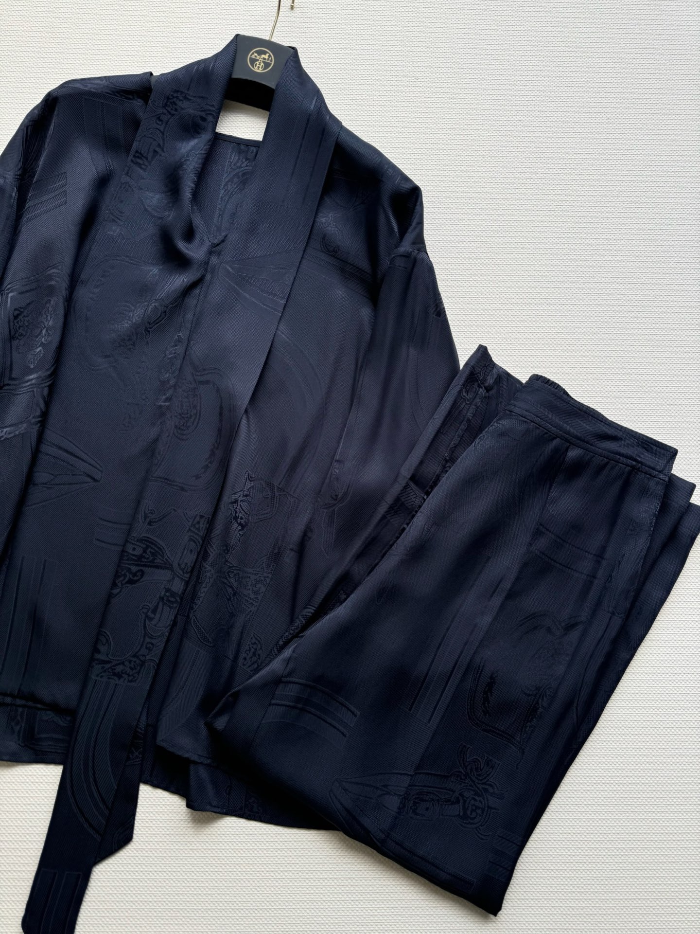 Hermé*🆕新款，高货！真丝裤👖，提花面料，定位剪裁，版型跟做工都是这个👍👍👍ＳＭＬ.