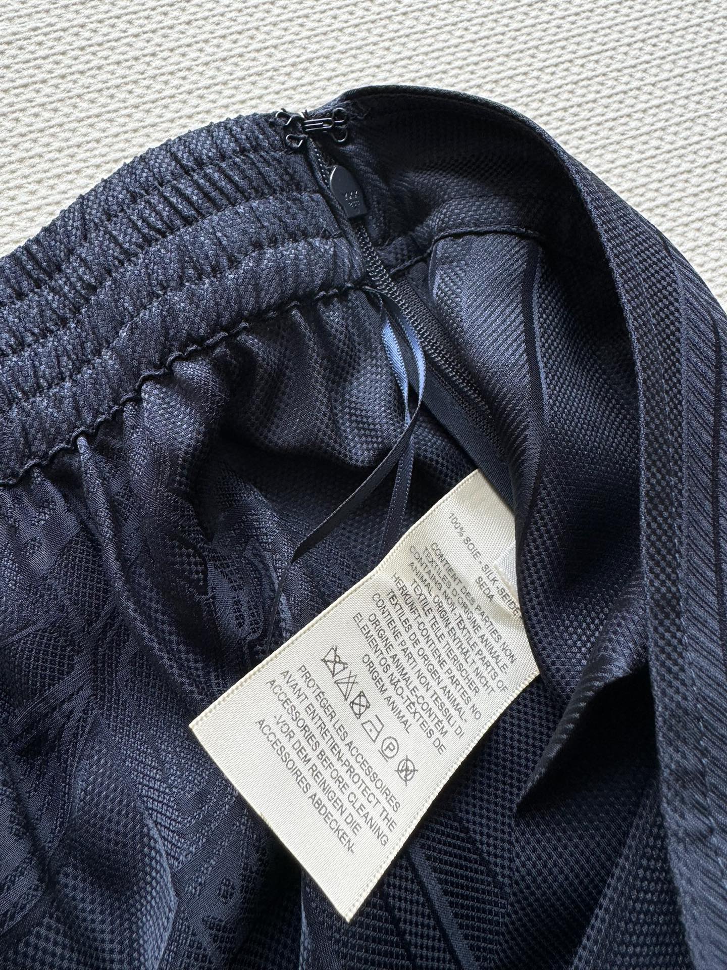Hermé*🆕新款，高货！真丝裤👖，提花面料，定位剪裁，版型跟做工都是这个👍👍👍ＳＭＬ.