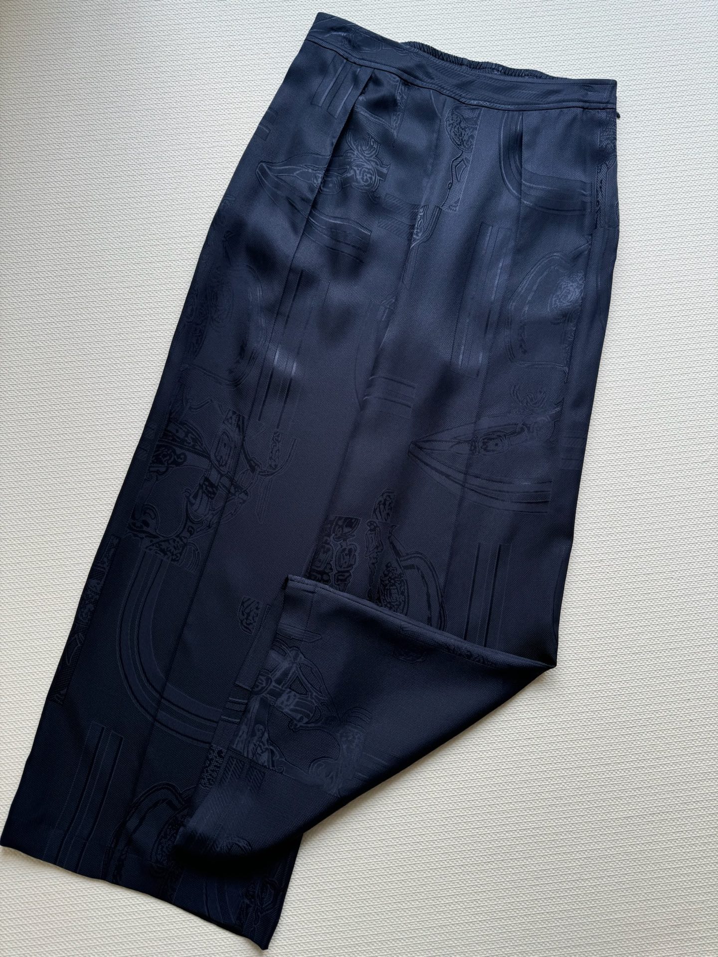 Hermé*🆕新款，高货！真丝裤👖，提花面料，定位剪裁，版型跟做工都是这个👍👍👍ＳＭＬ.