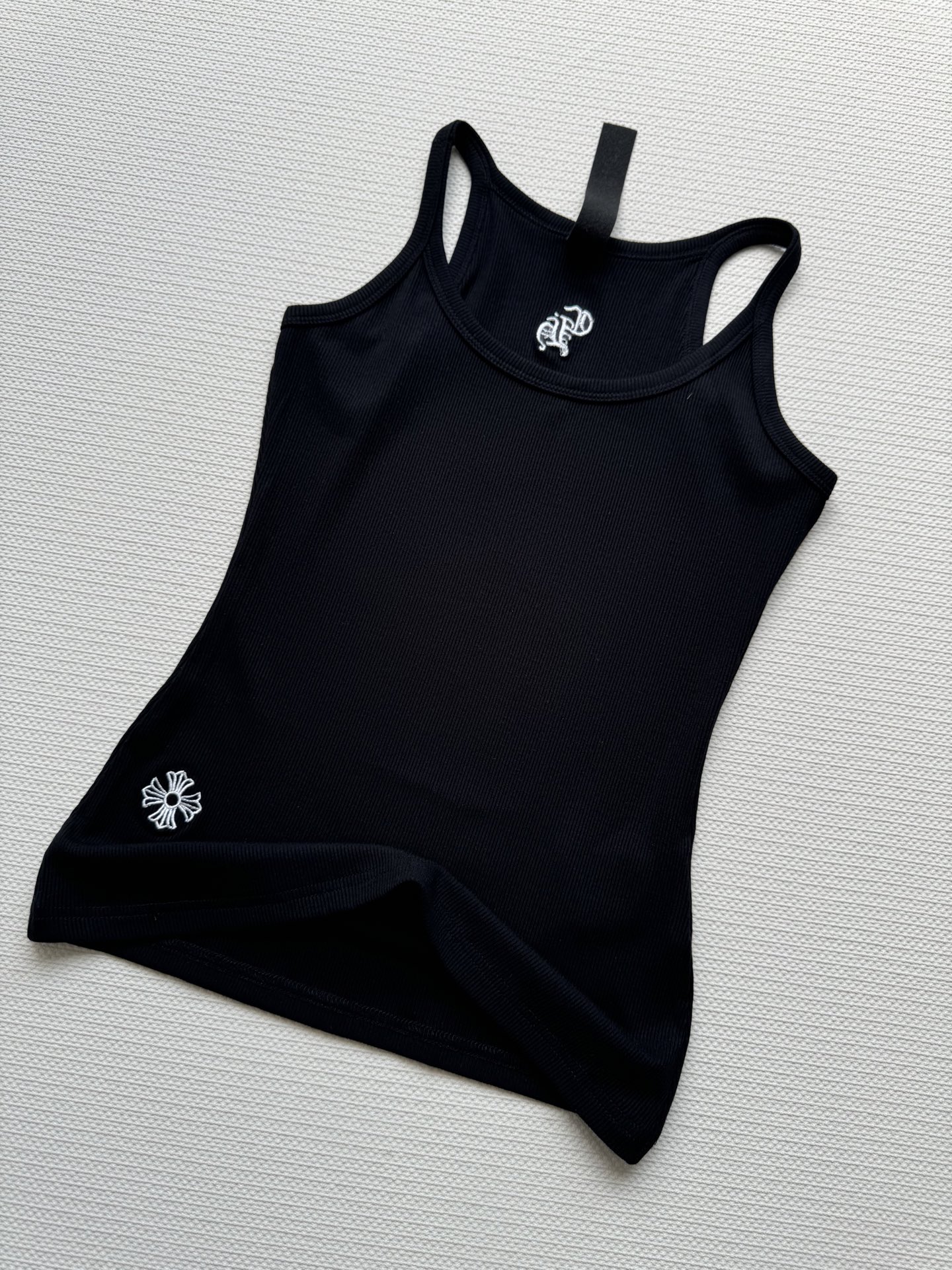 Versatile Female Suit Set: P368 with Cream Crusades, 100-Pack Vest, Black & White (SML) - 图片 2