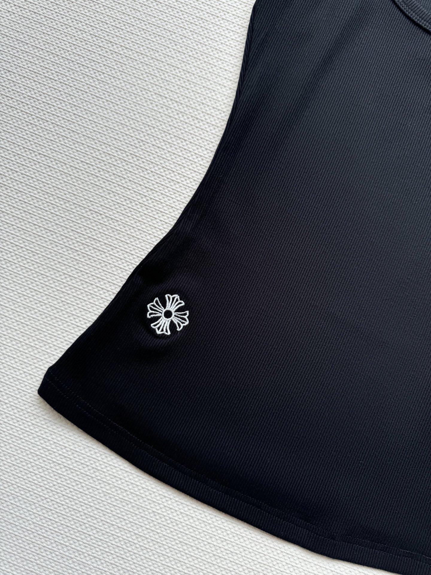 Versatile Female Suit Set: P368 with Cream Crusades, 100-Pack Vest, Black & White (SML) - 图片 5