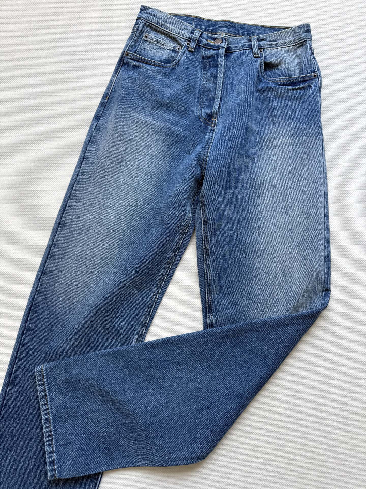 Prada High-Waisted Straight-Leg Jeans: Chic, Comfortable, and Flattering 4 i1745989569992 1419 0 2