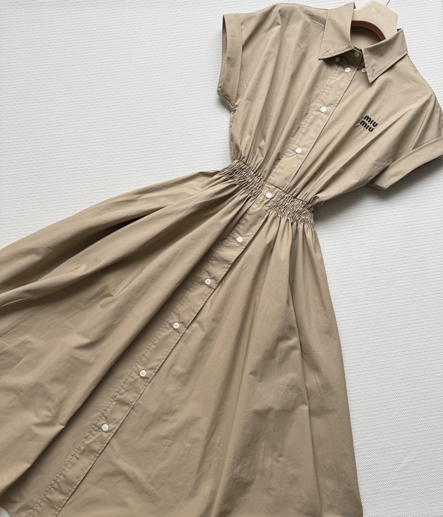 Elegant Khaki Midi Dress - Effortless Chic & Retro-Inspired Style 4 i1746162419668 3289 0 2