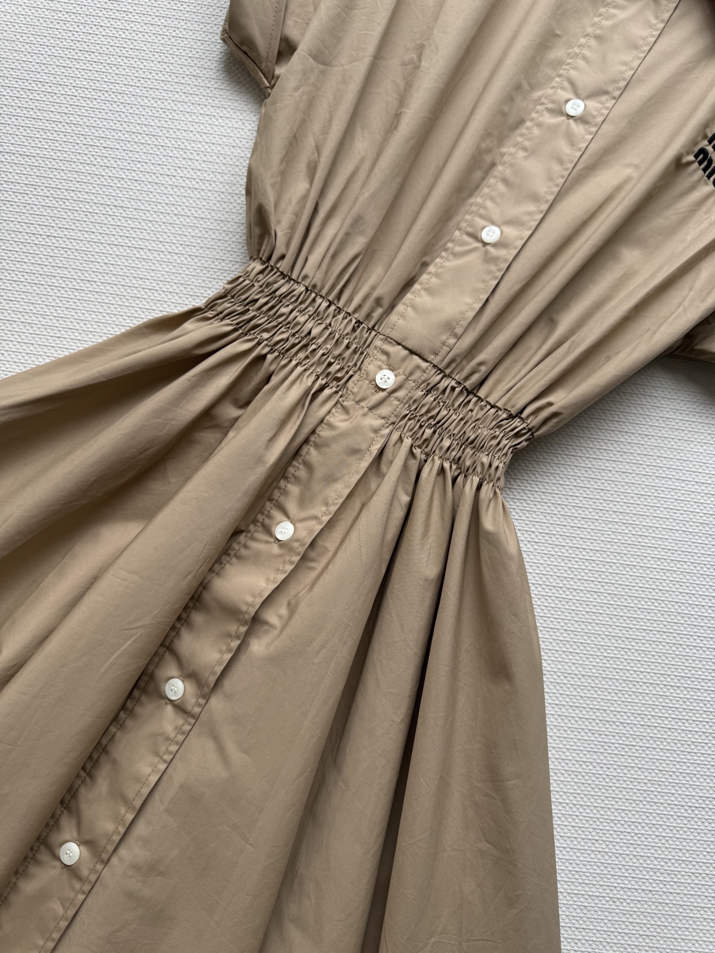 Elegant Khaki Midi Dress - Effortless Chic & Retro-Inspired Style 6 i1746162421940 9263 0 4
