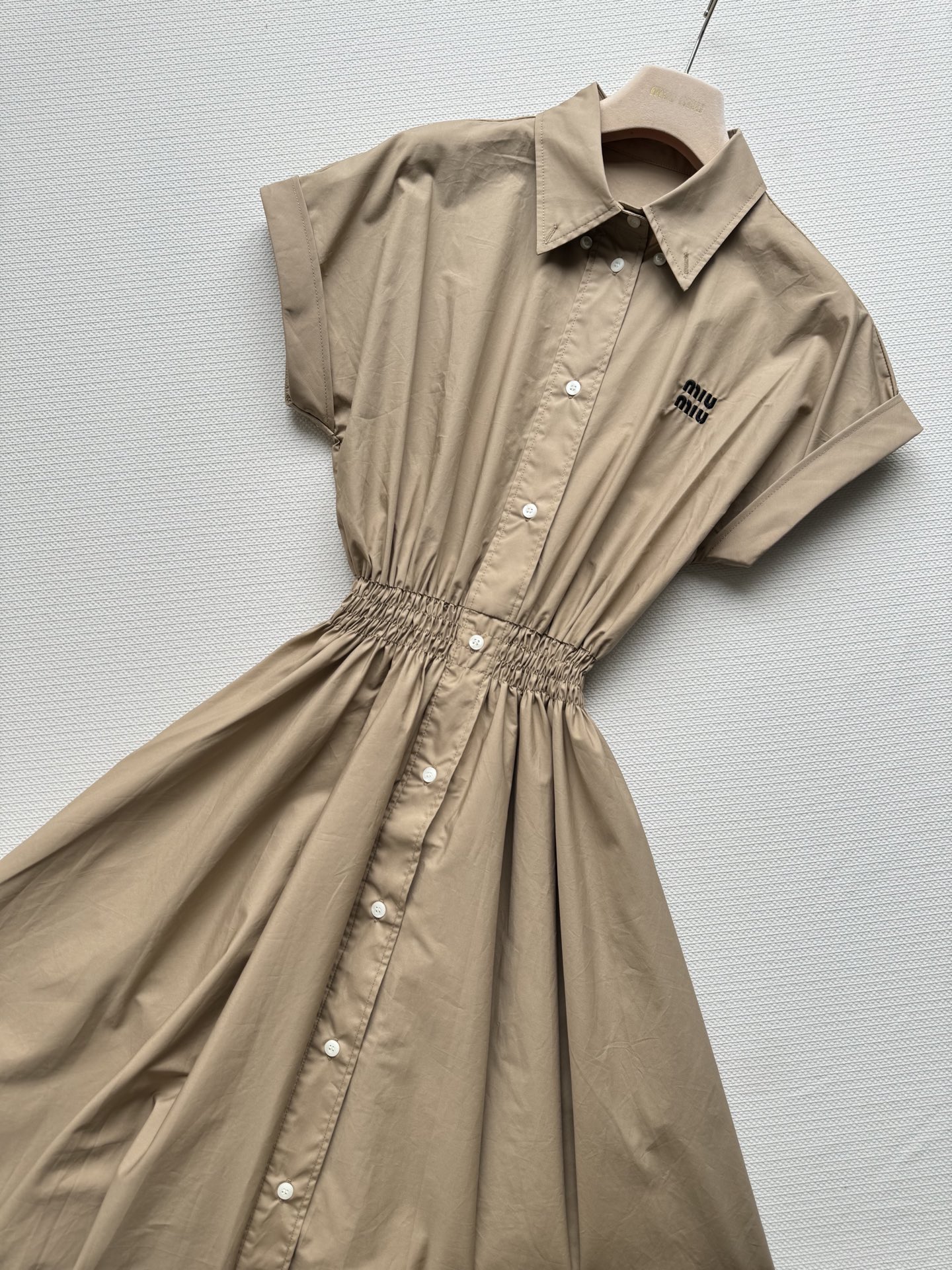 Elegant Khaki Midi Dress - Effortless Chic & Retro-Inspired Style 5 i1746162421970 4 0 3