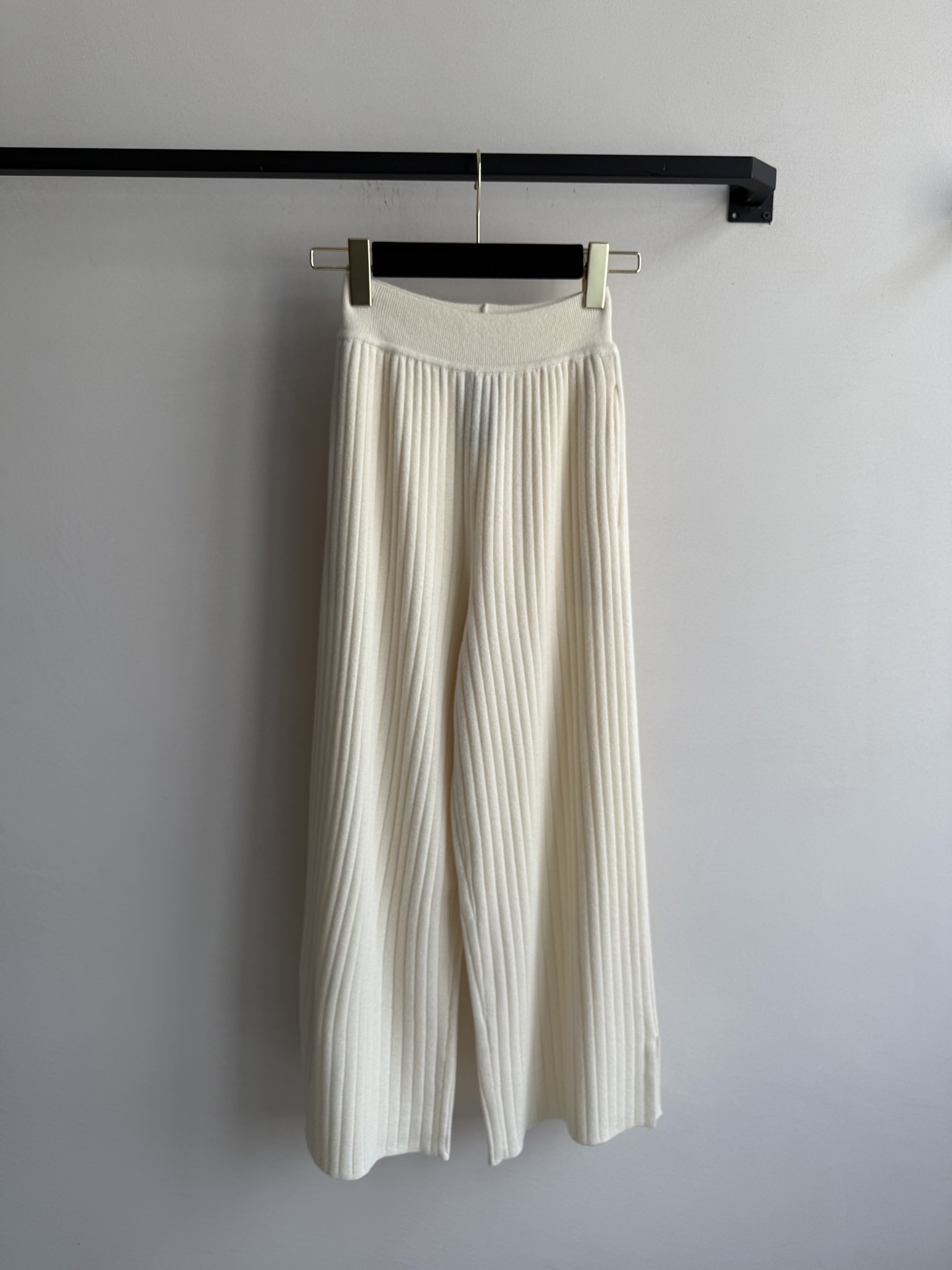 LoroPiana🆕新款，老钱风简单优雅风格，羊绒面料好柔软舒适😍2⃣️色ＳＭＬ.