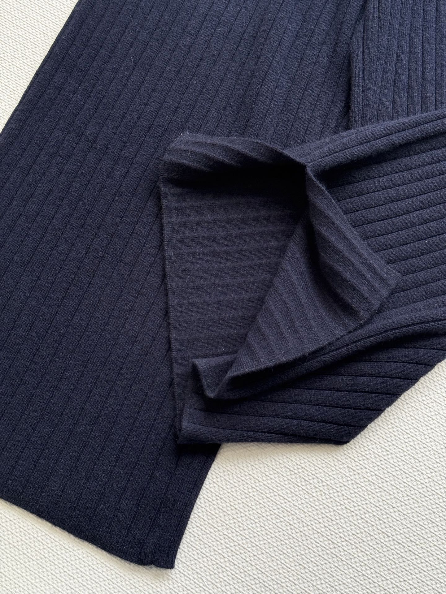 LoroPiana🆕新款，老钱风简单优雅风格，羊绒面料好柔软舒适😍2⃣️色ＳＭＬ.