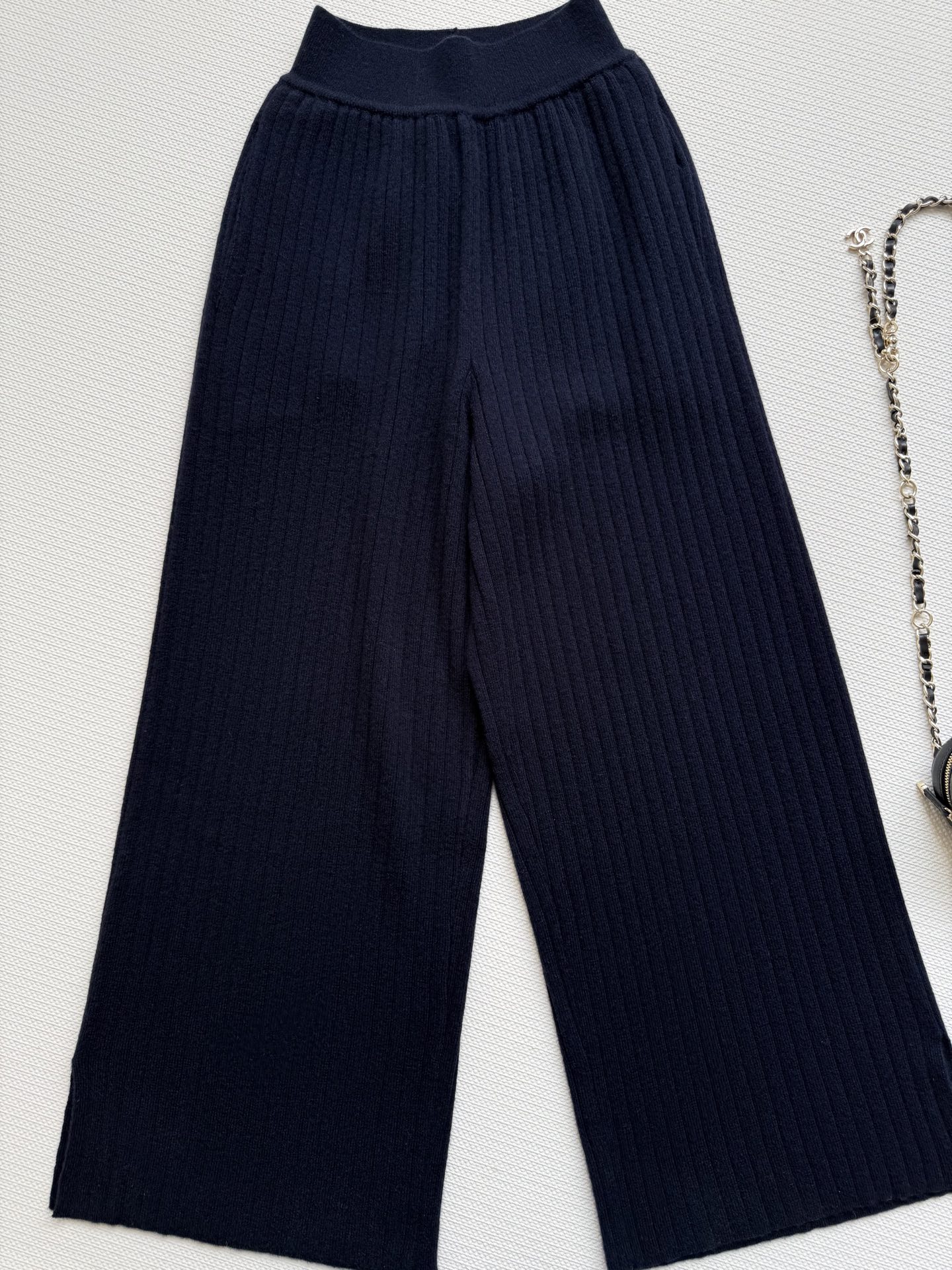 LoroPiana🆕新款，老钱风简单优雅风格，羊绒面料好柔软舒适😍2⃣️色ＳＭＬ.