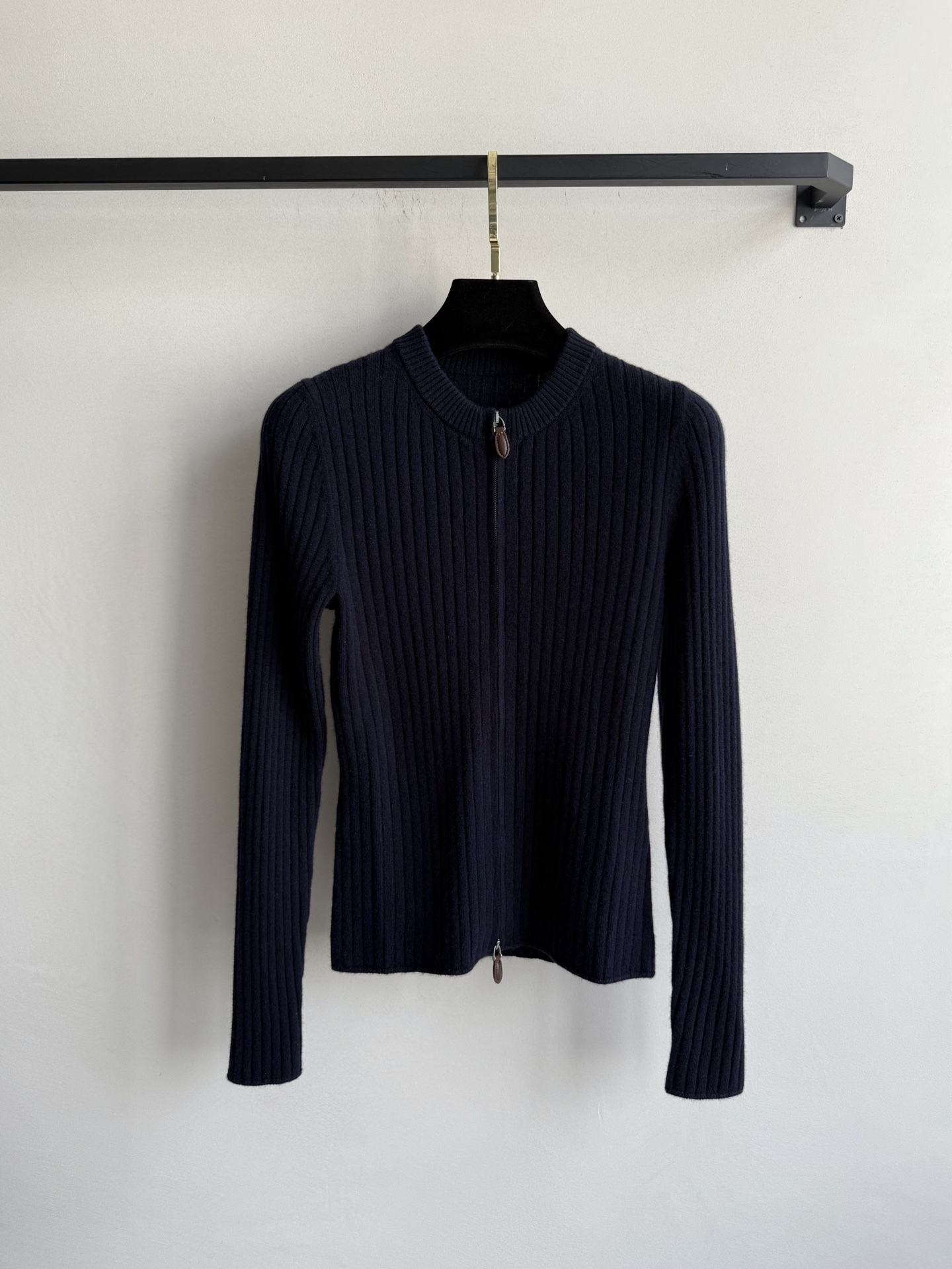 LoroPiana🆕新款，老钱风简单优雅风格，羊绒面料好柔软舒适😍2⃣️色ＳＭＬ.