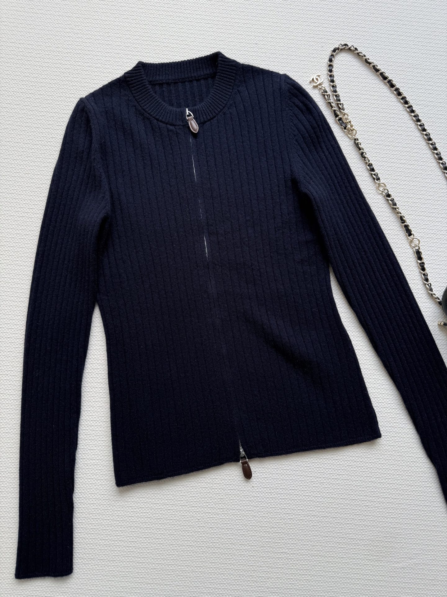 LoroPiana🆕新款，老钱风简单优雅风格，羊绒面料好柔软舒适😍2⃣️色ＳＭＬ.