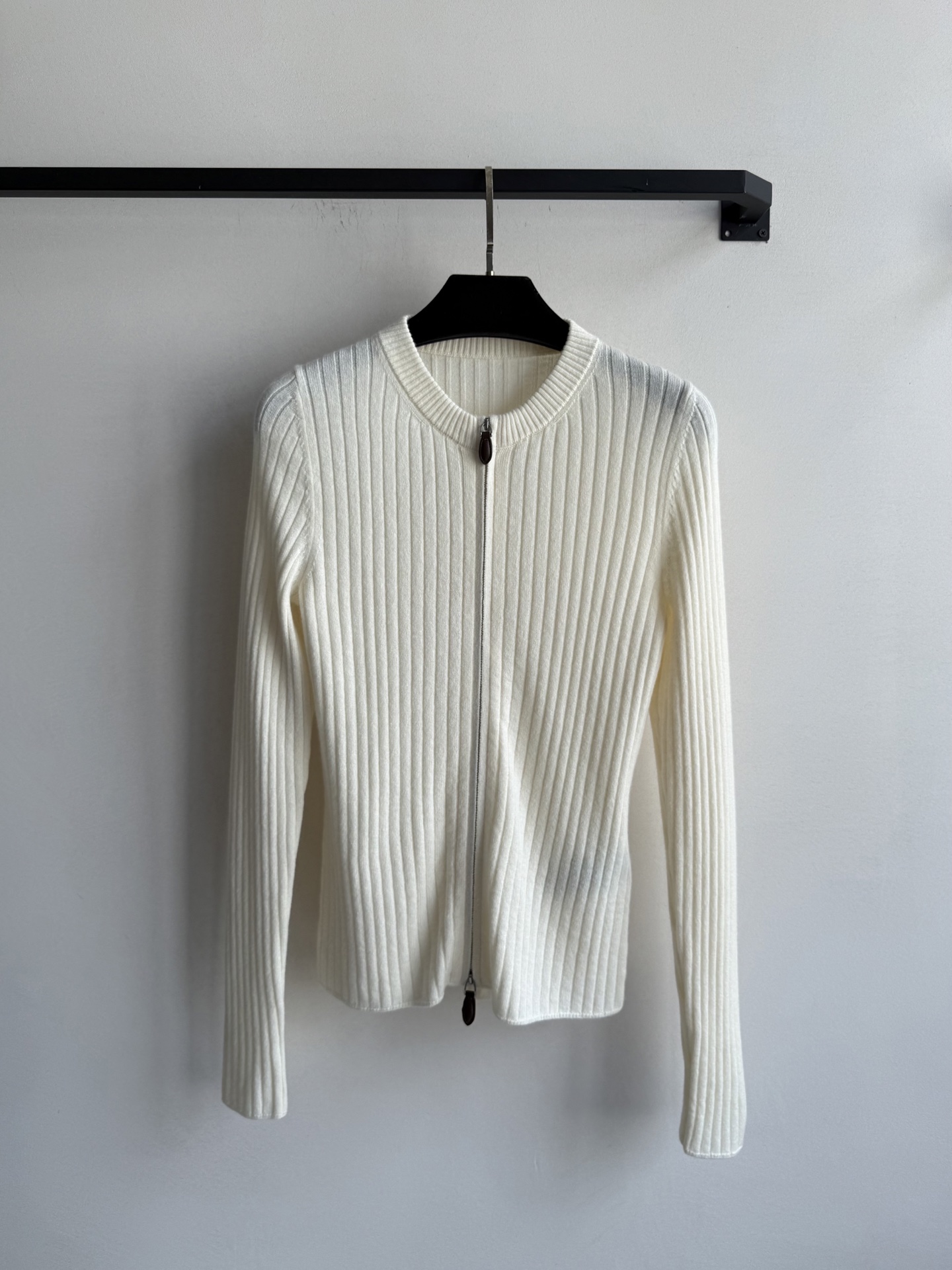 LoroPiana🆕新款，老钱风简单优雅风格，羊绒面料好柔软舒适😍2⃣️色ＳＭＬ.