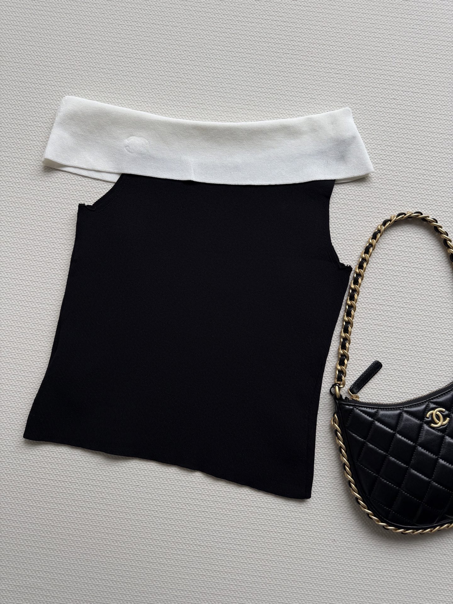 Chanel Black & White Short Sleeve Top - Chic, Asymmetrical Design 3 i1747469202719 1803 0 1