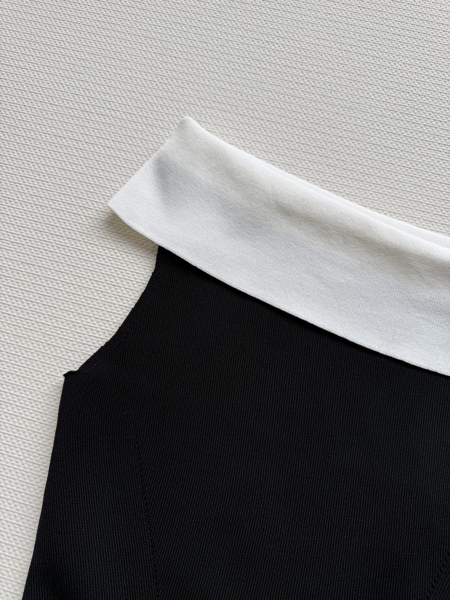 Chanel Black & White Short Sleeve Top - Chic, Asymmetrical Design 6 i1747469203899 7008 0 4