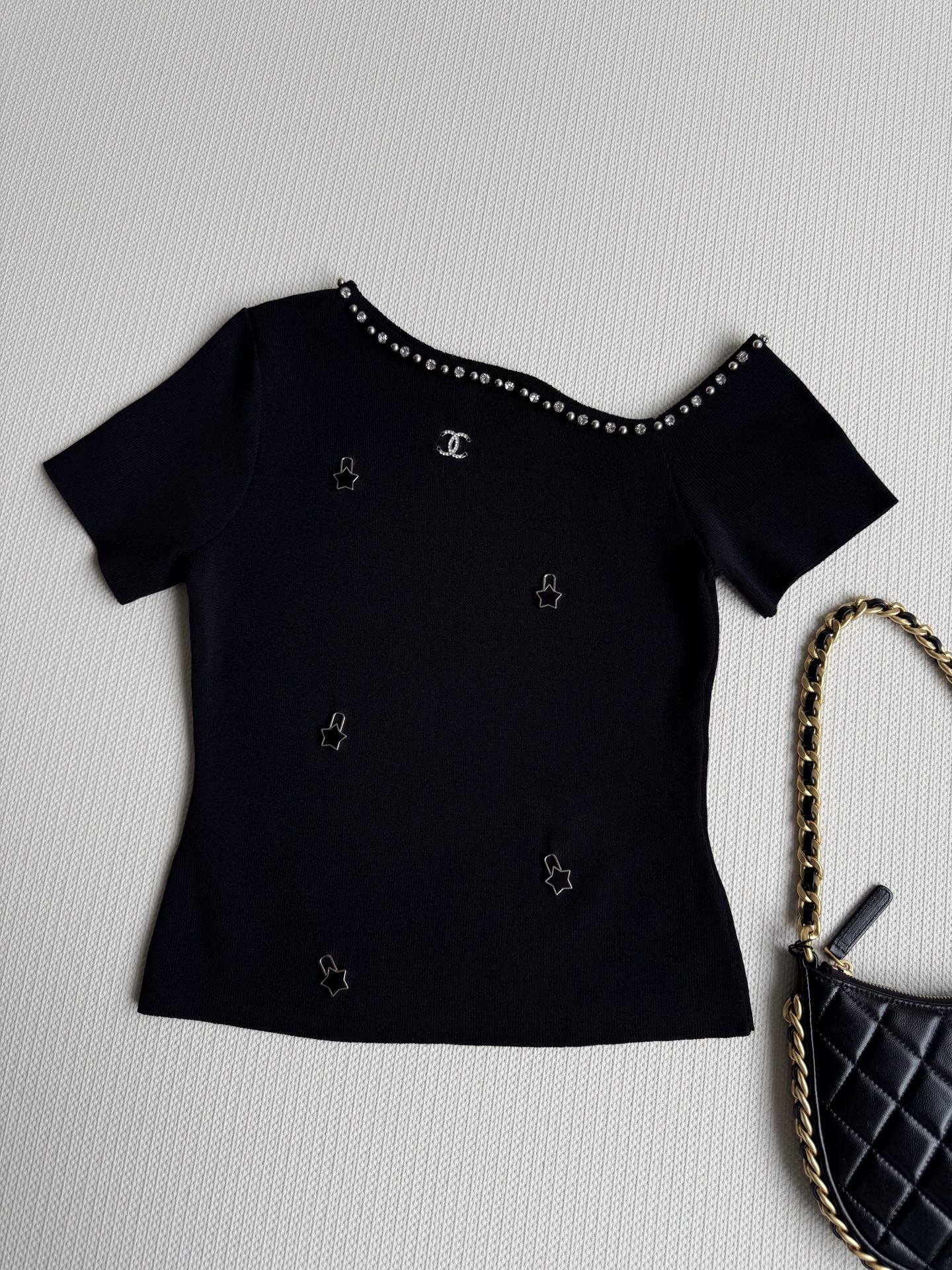 Chanel 25SS Pearl Embellished Star Logo Top - Elegant & Chic Design 2 i1747469596399 3840 0 3