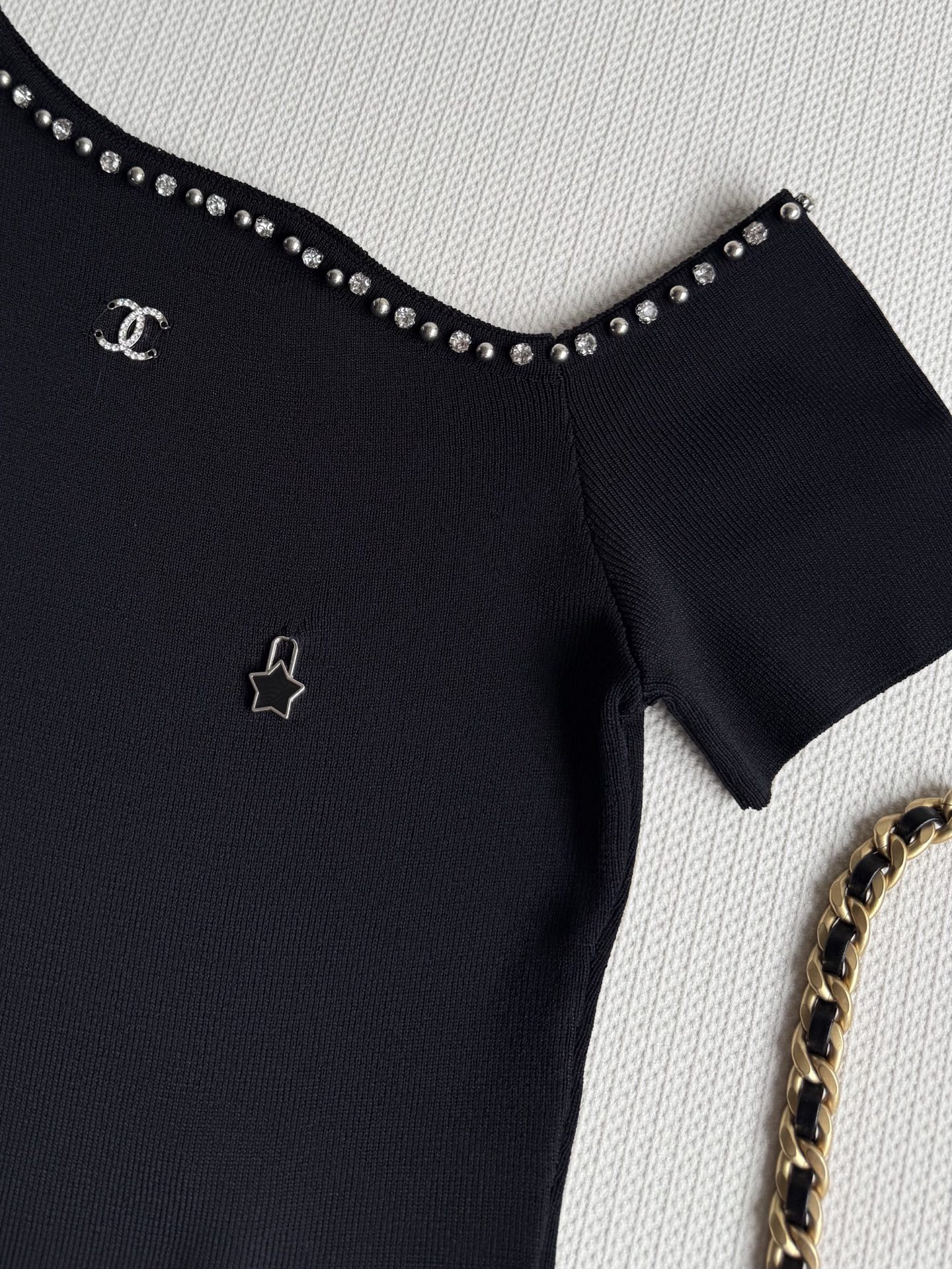 Chanel 25SS Pearl Embellished Star Logo Top - Elegant & Chic Design 4 i1747469603334 7396 0 0