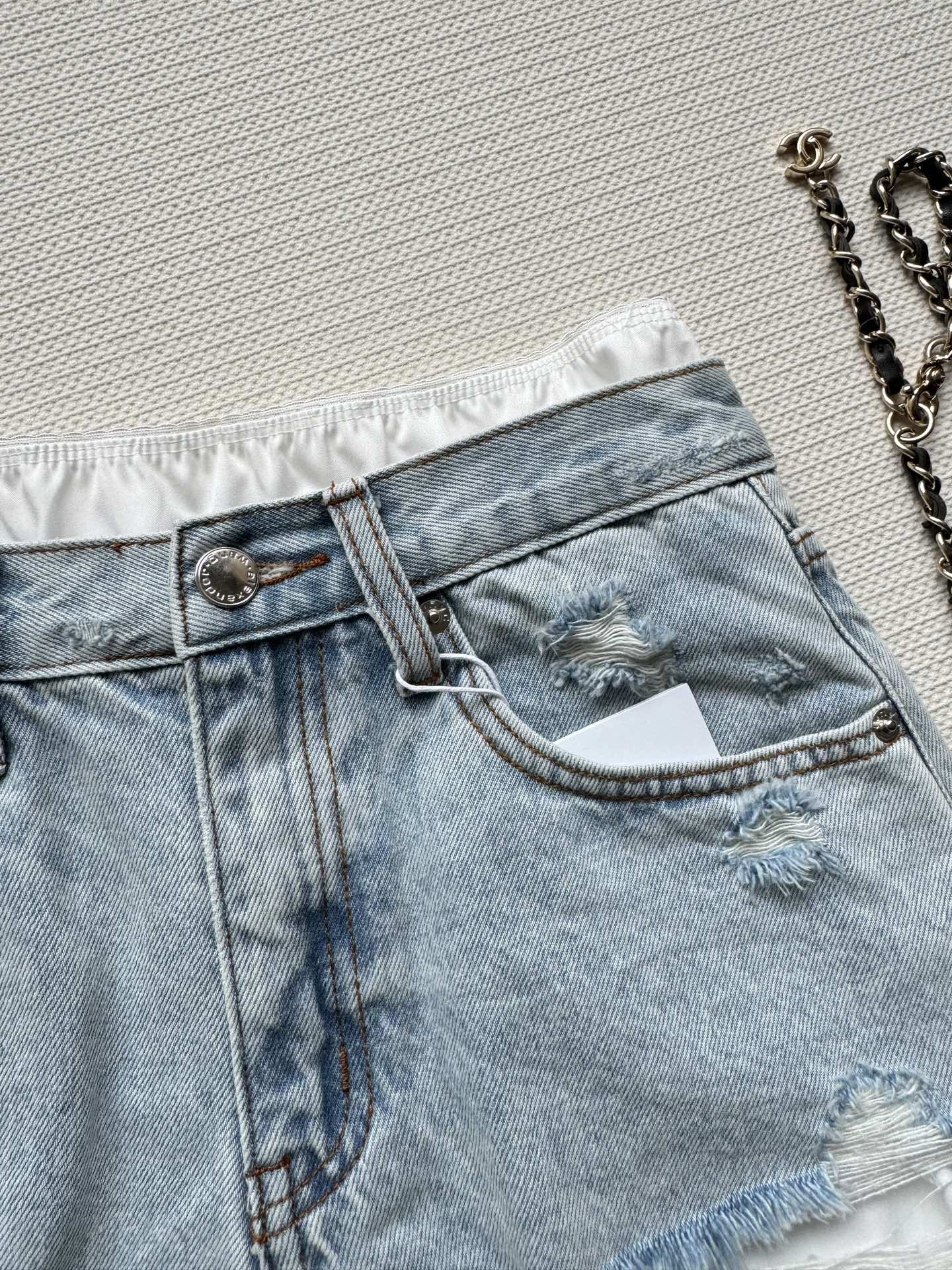 Stylish 25SS Lace-Faked Jeans and Sophisticated First-Class Female Suit Package Summary - 图片 3