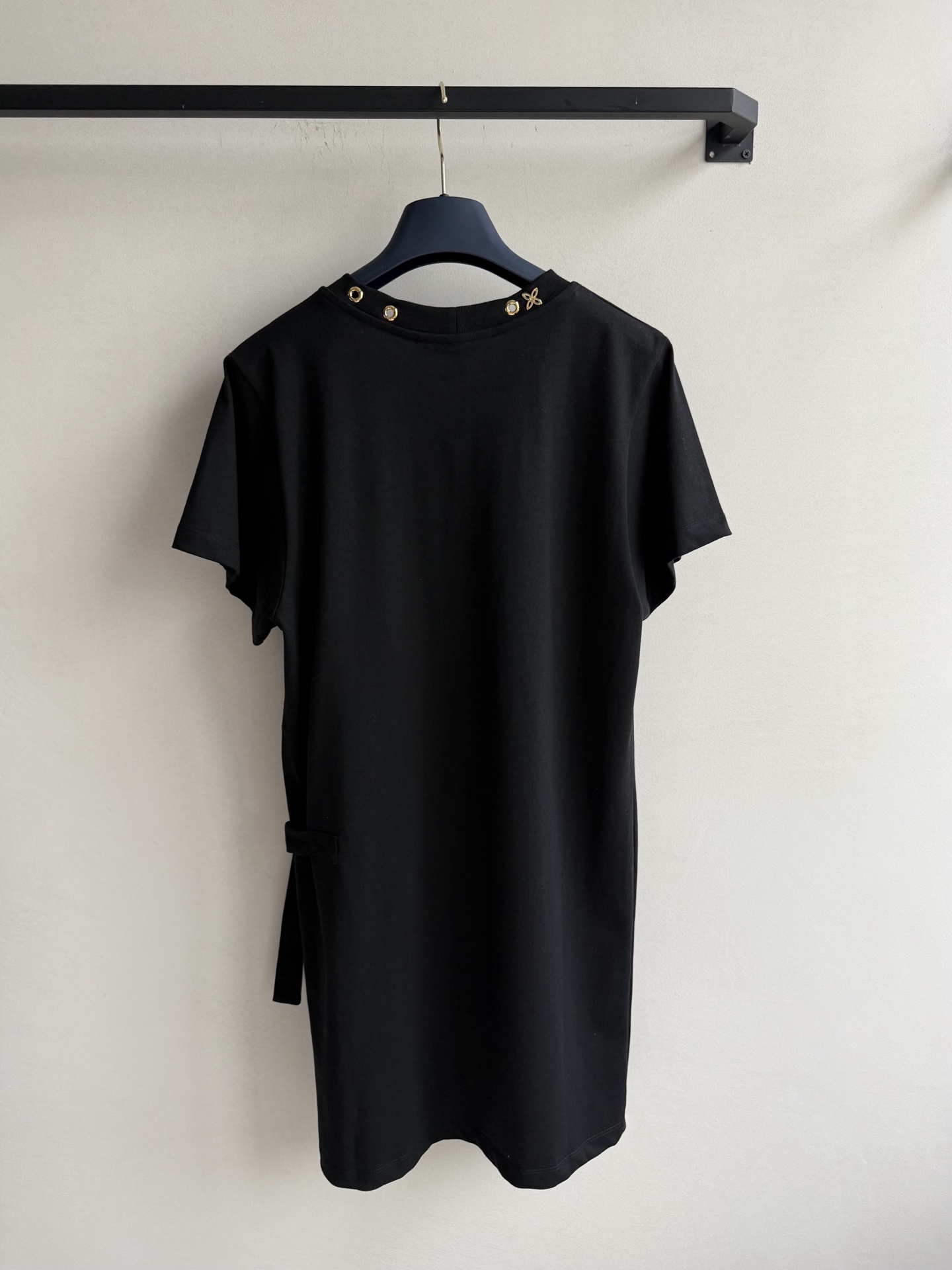 Louis Vuitton Cotton Mid-Length T-Shirt Dress with Metal Logo - Spring Collection 3 i1748588324342 104 0 0