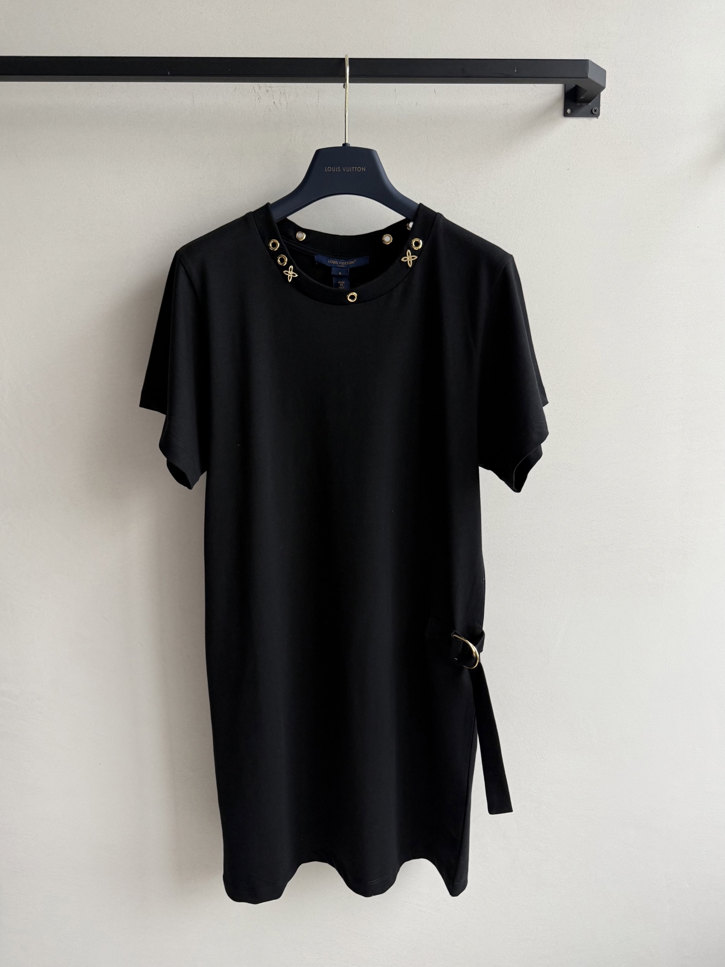 Louis Vuitton Cotton Mid-Length T-Shirt Dress with Metal Logo - Spring Collection 2 i1748588324362 999 0 5