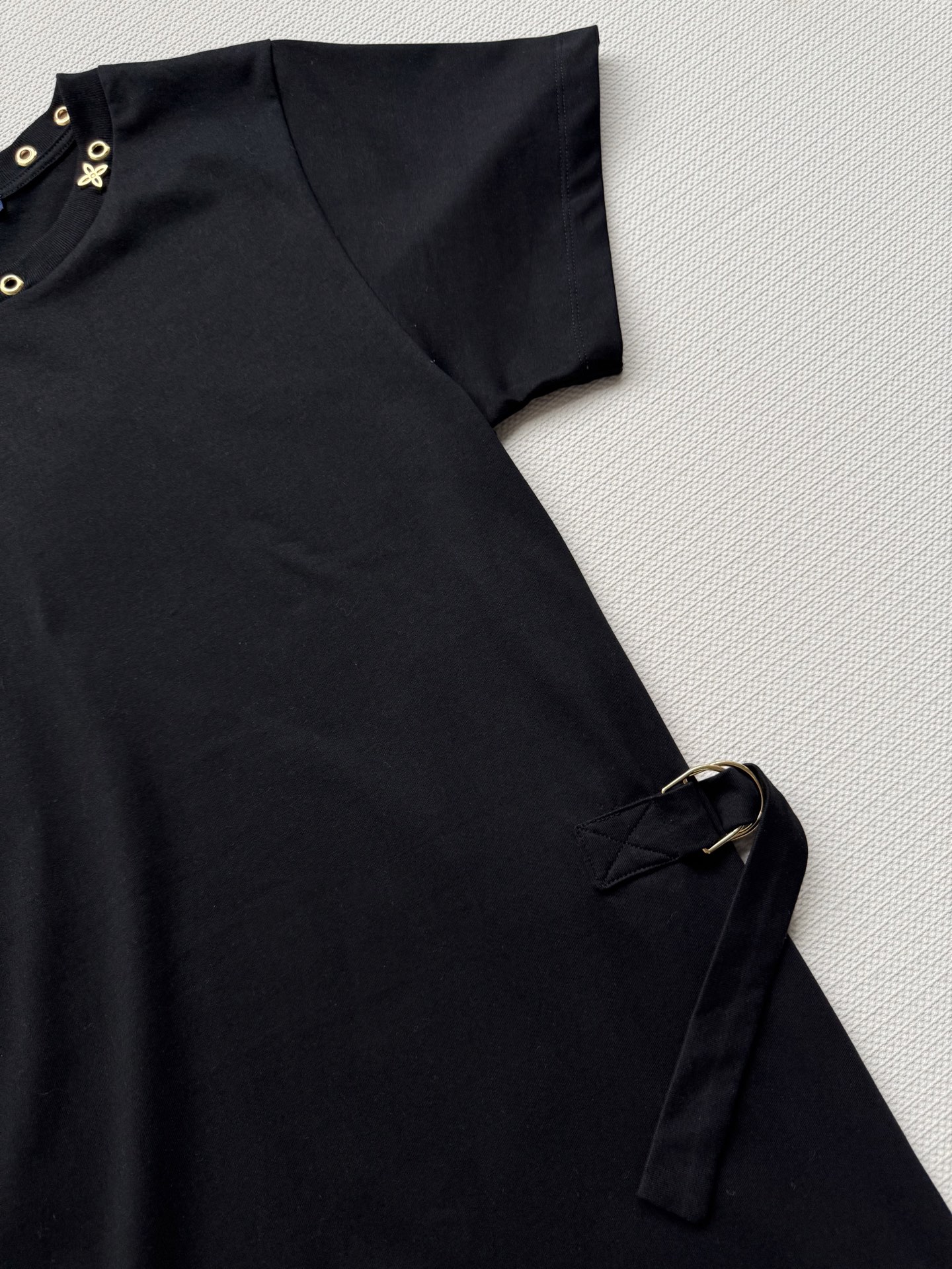 Louis Vuitton Cotton Mid-Length T-Shirt Dress with Metal Logo - Spring Collection 6 i1748588324384 3135 0 2