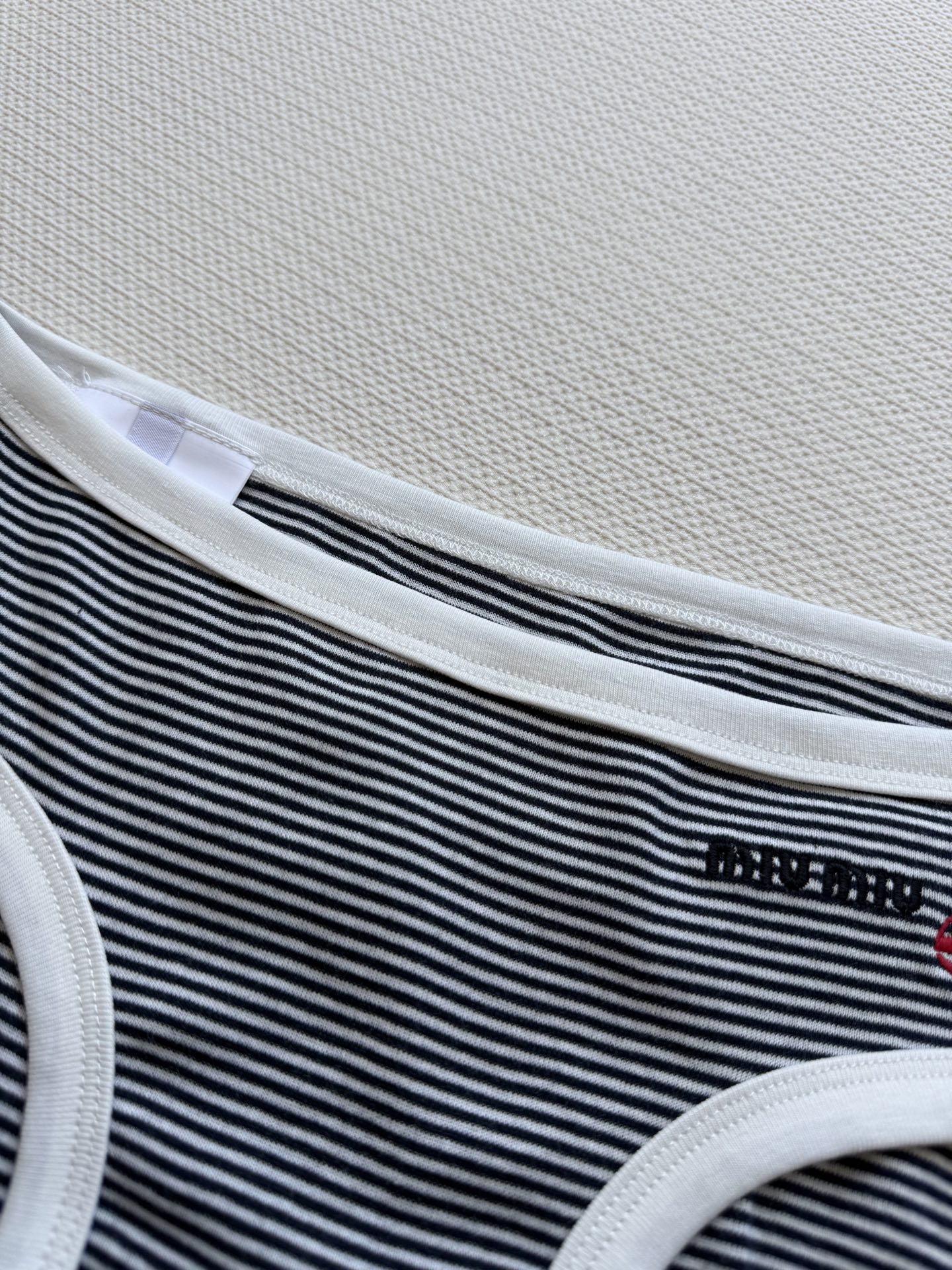High-End Black and White Striped Female Suit: Miumi* 25Ss Spring Collection - 图片 4