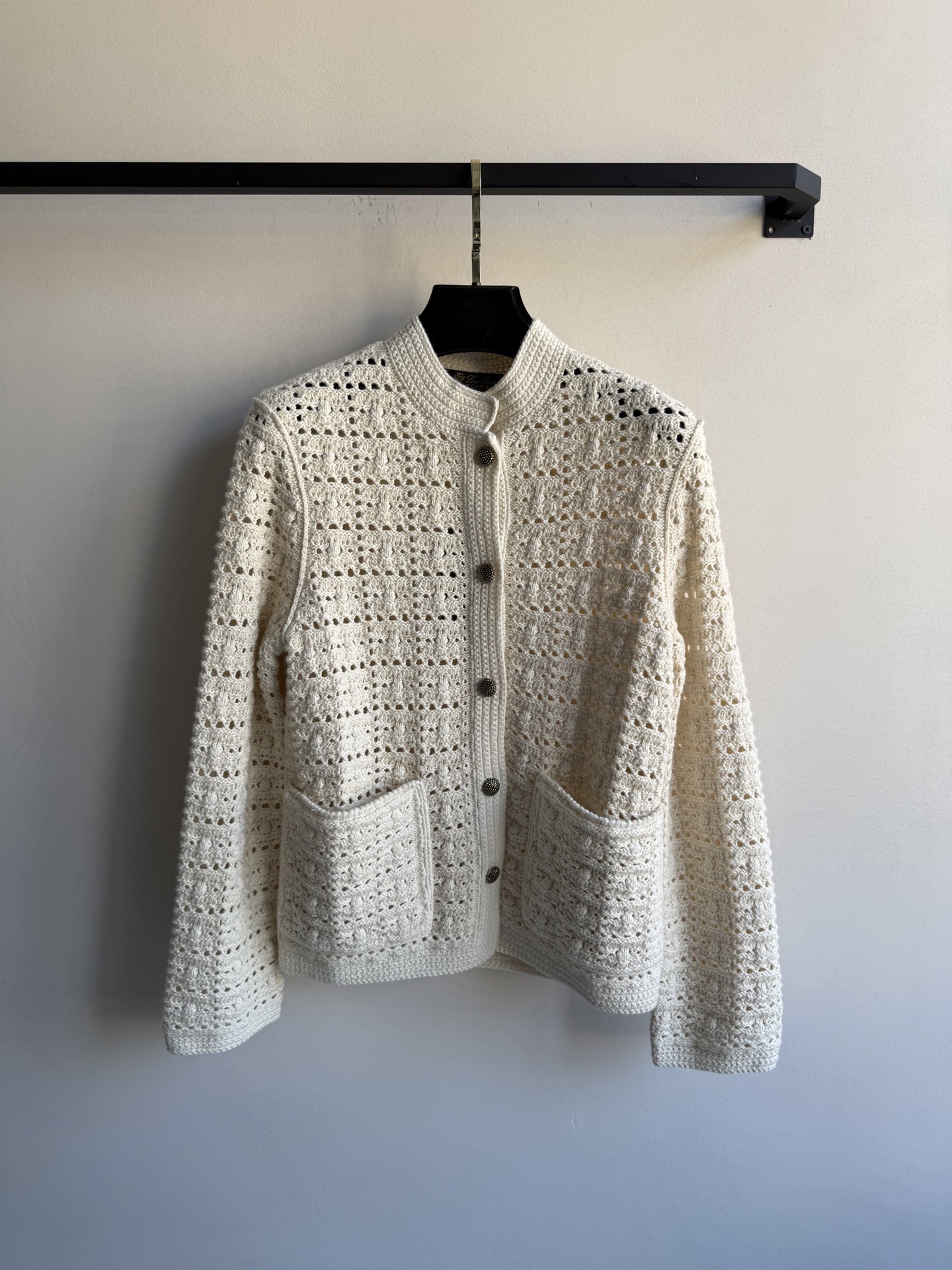 LoroPiana🆕，25s新品，缕空小性感慵懒自在的氛氛围！叠搭极简老钱风穿搭开衫立体勾织重工奢华神秘