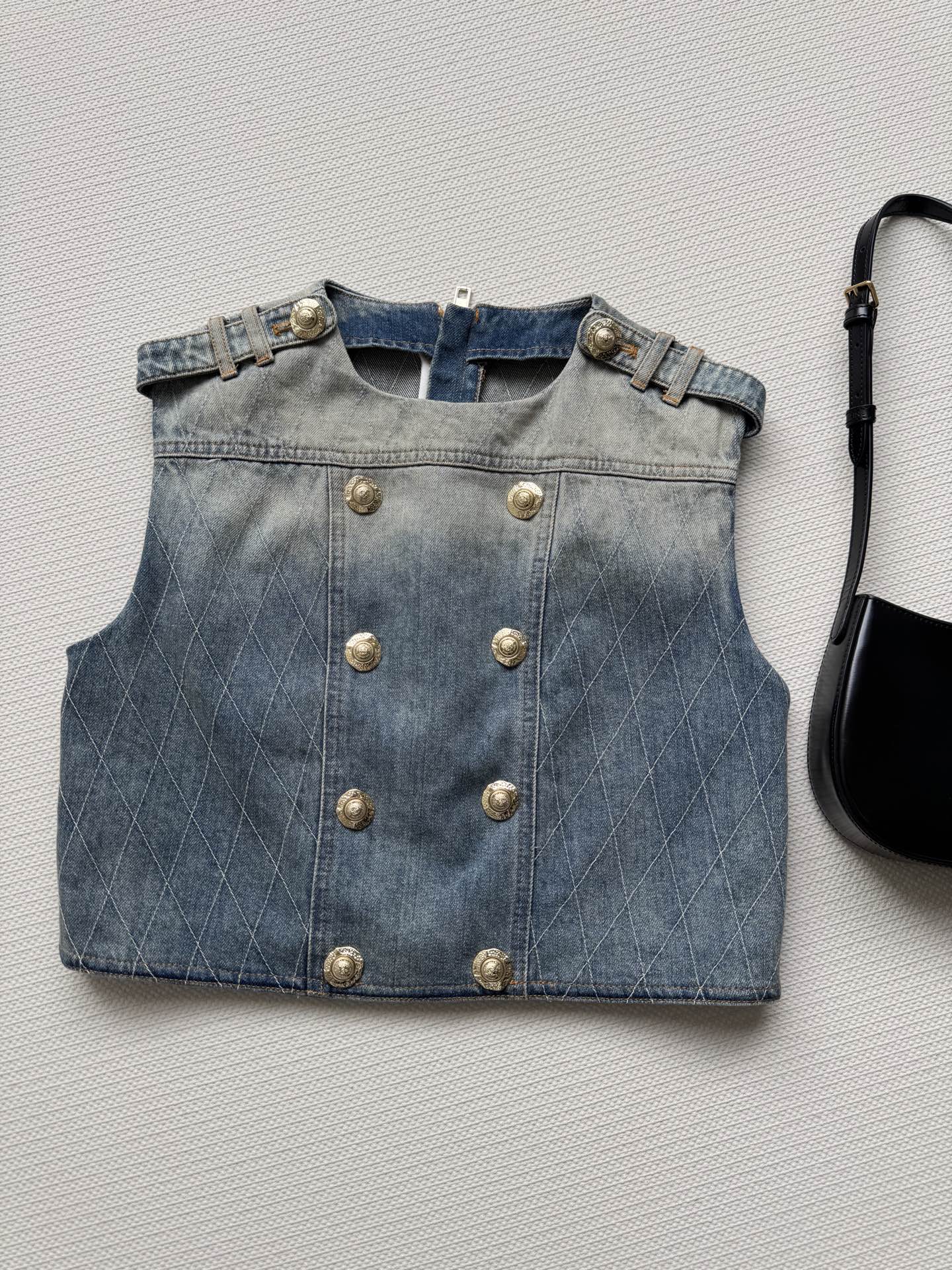 “Balmai* Package: Classic Gold Button Female Suit with Cowboy Vests” - 图片 3