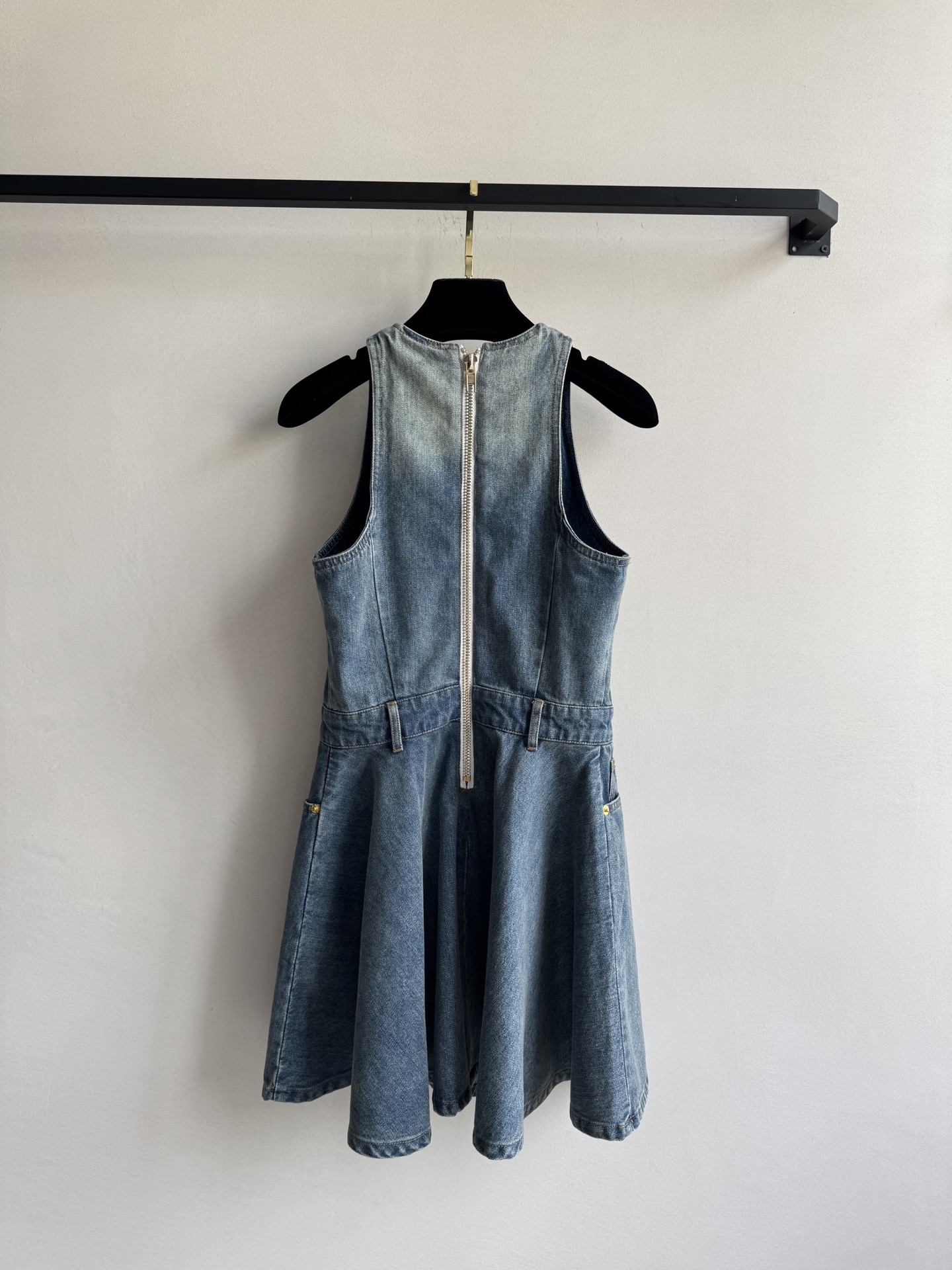 P828 original hard-core female suit, packing Balmai* new money, luxurious old money with classic gold buttons. SML - 图片 2