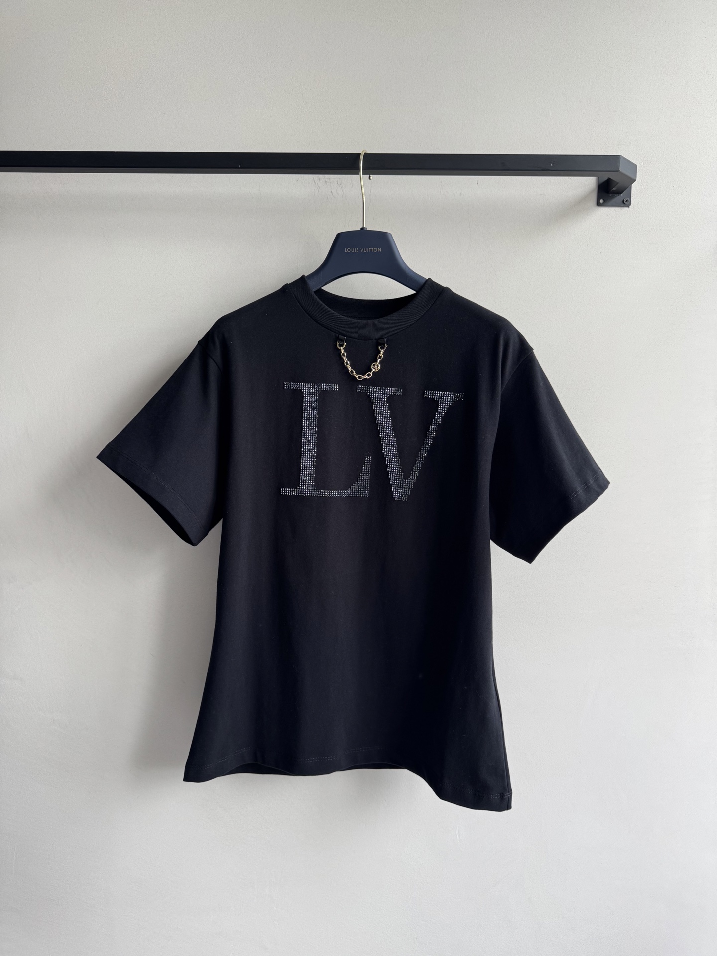 Louis Vuitton Women's Rhinestone Chain T-Shirt | Luxury Cotton Tee 2 i1751172299272 380 0 0