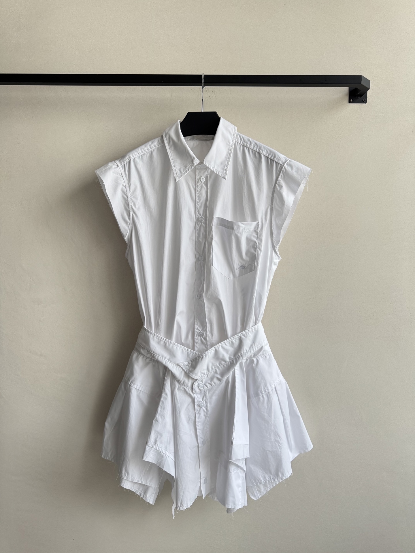 Stylish Alexander Wang 25FW Early Autumn Dress with Unique Details - 图片 1