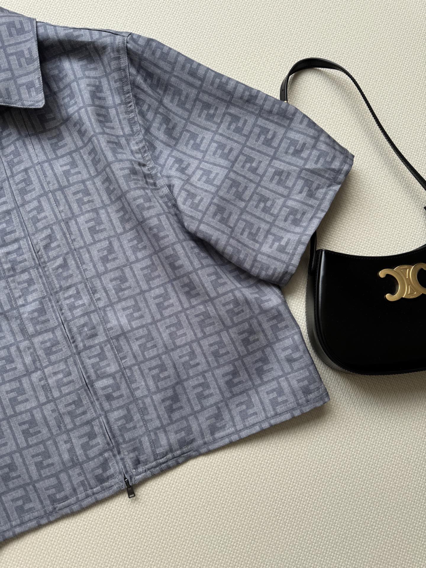 Fashionable Women’s Outfit: Original Hard-Core Design with Fend* Fabric and FF Pattern - 图片 7