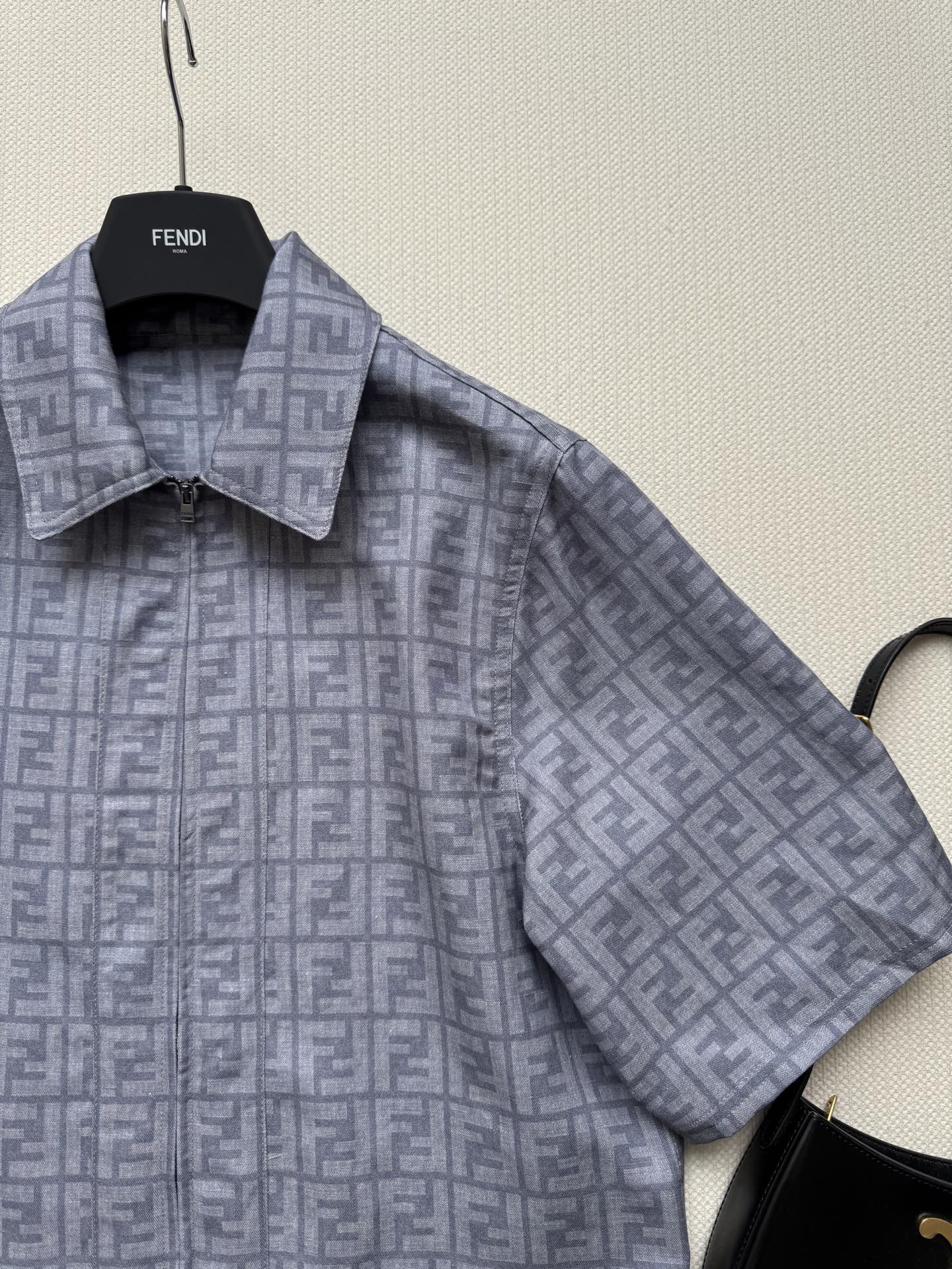 Fashionable Women’s Outfit: Original Hard-Core Design with Fend* Fabric and FF Pattern - 图片 5