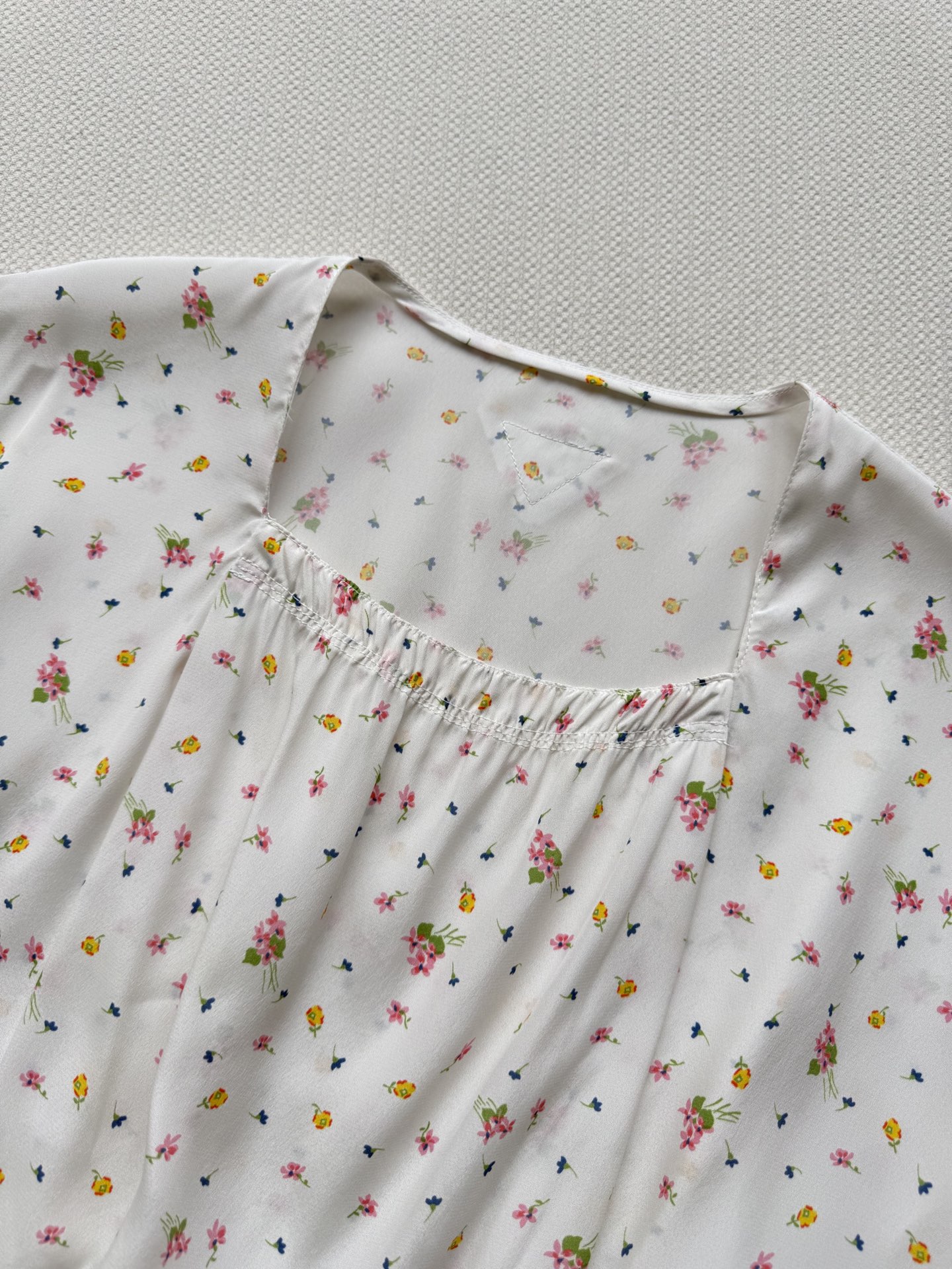 Prada Floral Print Silk Blouse with Ruffle Sleeves - Spring Collection 5 i1752382049063 8900 0 5
