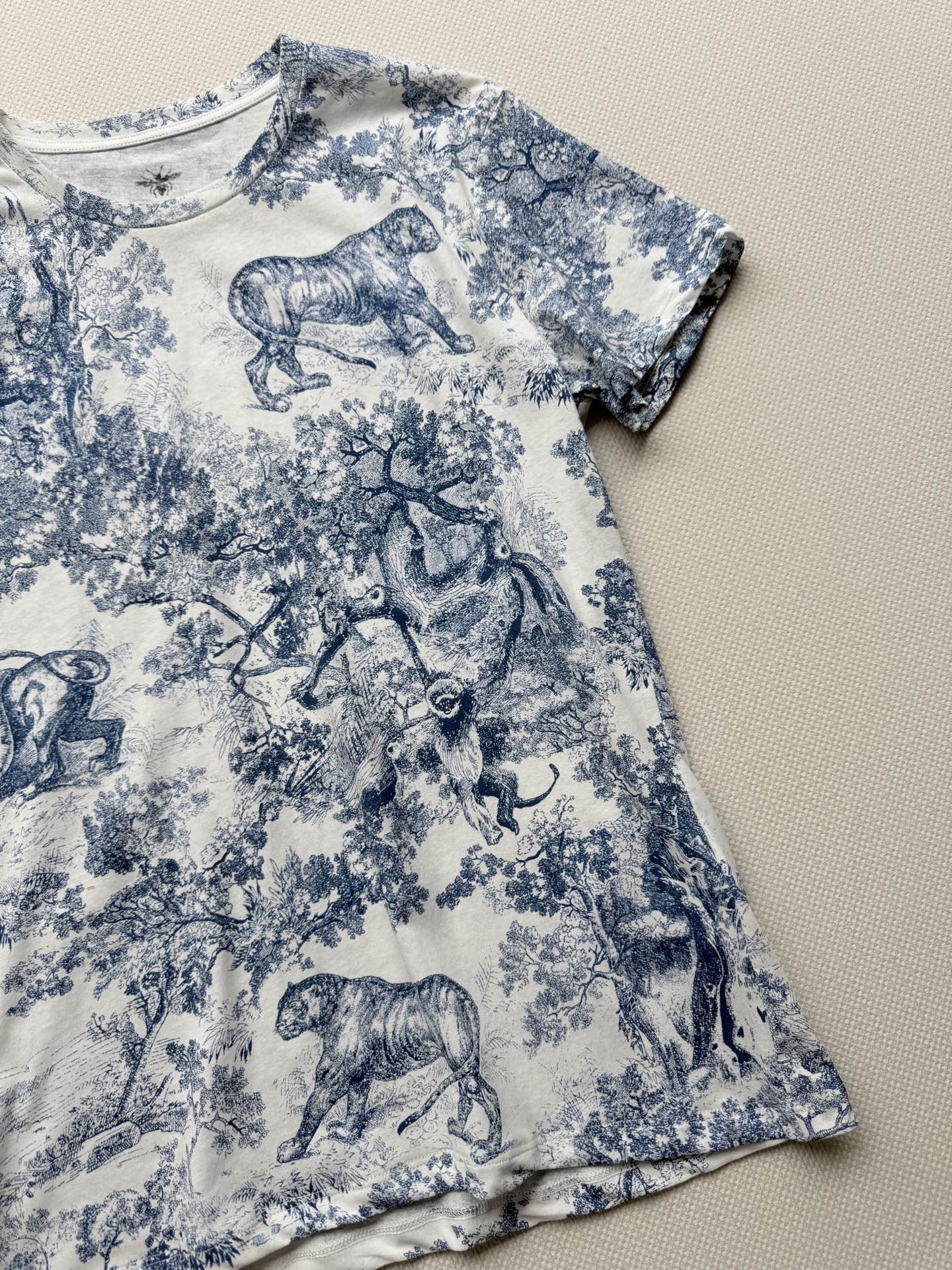 Dior Riviera T-Shirt with Toile de Jouy Sauvage Print - White & Lily Green 6 i1752383292987 6272 0 4