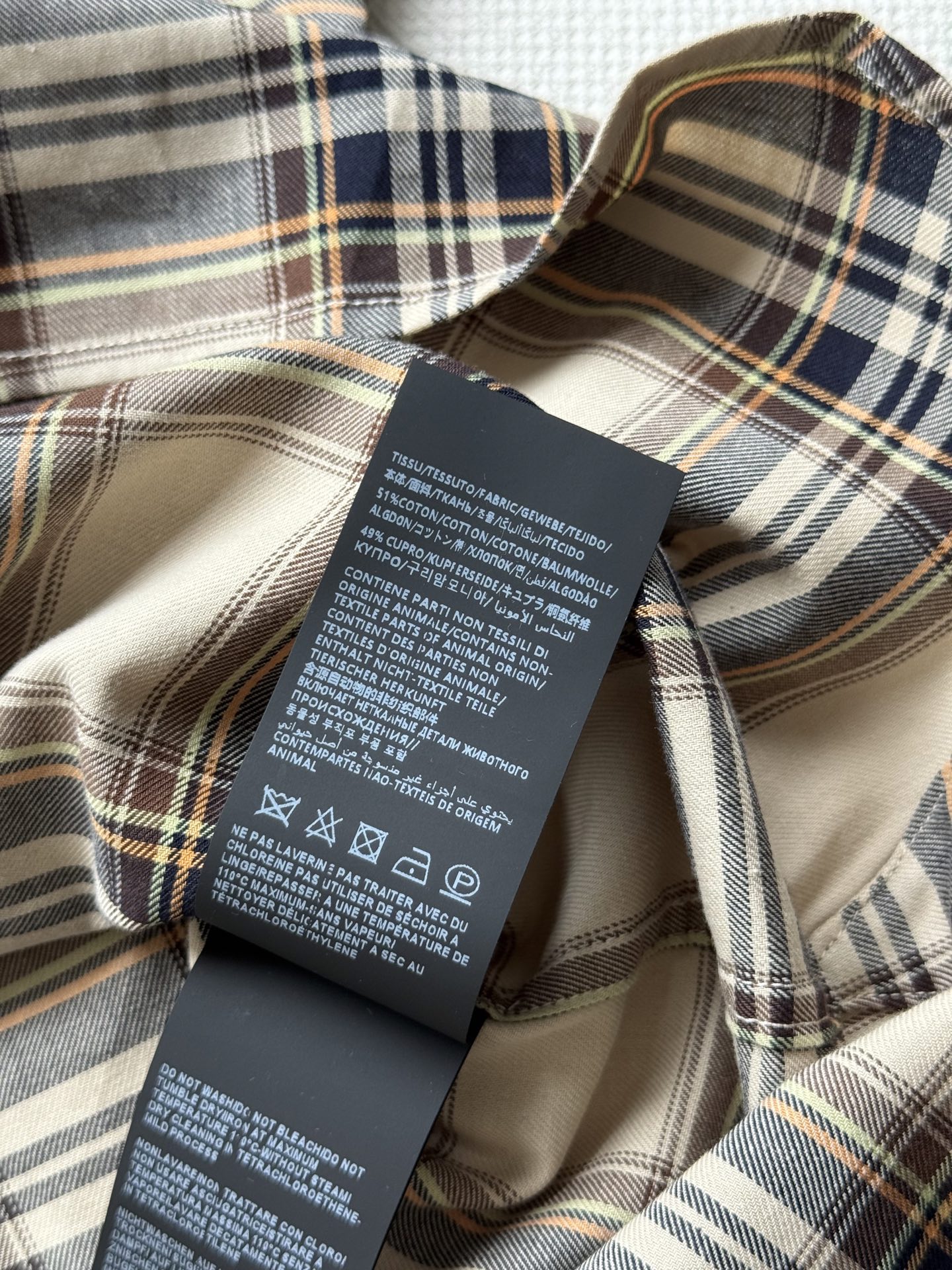 Saint Laurent’s Classic Graft Shirts in Original Hard-Core Female Suit – SML Collection - 图片 8