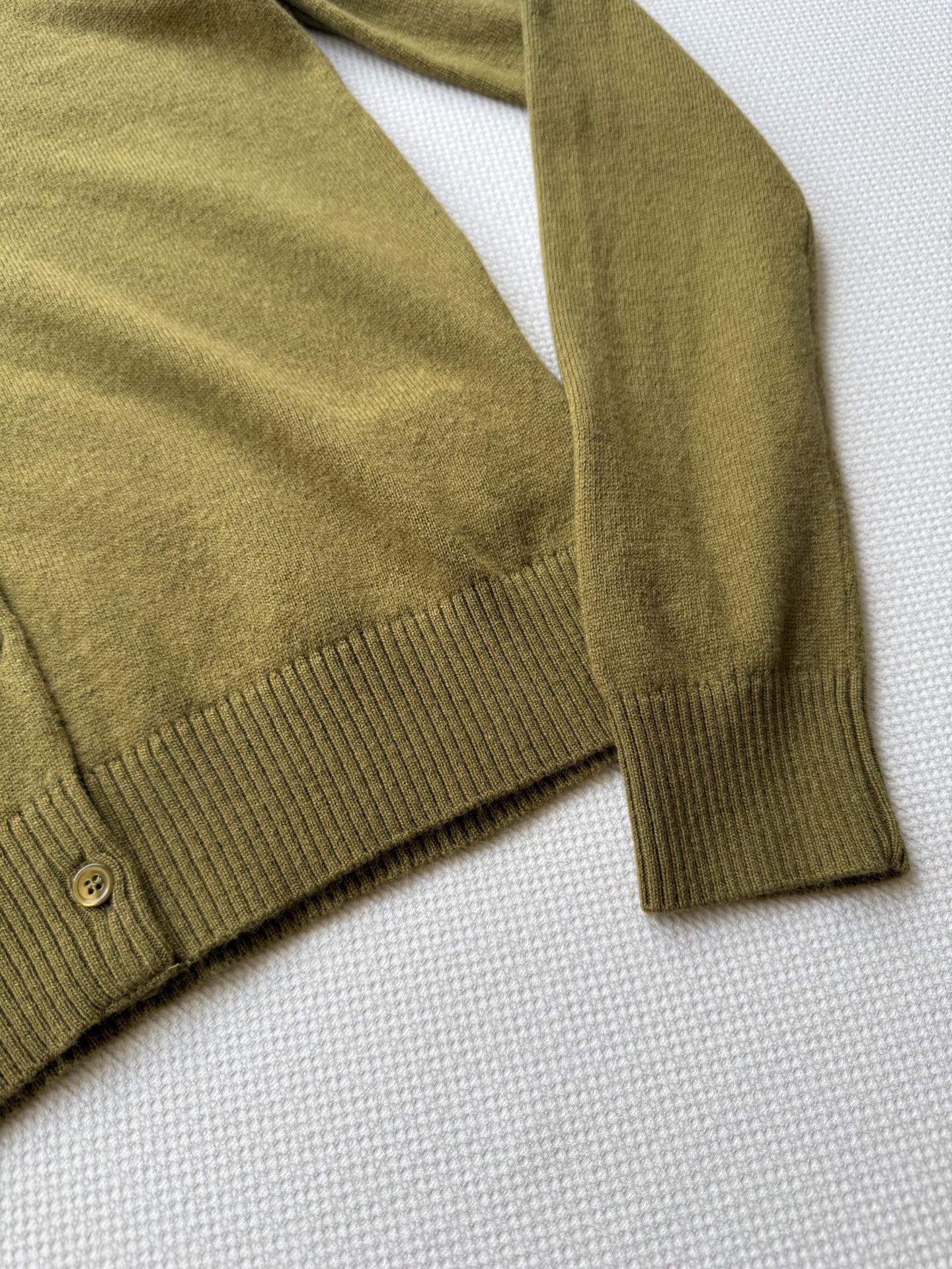 Miumi*2025新品撞色假两件针织开衫定制YB羊毛纱线织造 舒适软糯 弹力十足 假两件针织开衫 条纹