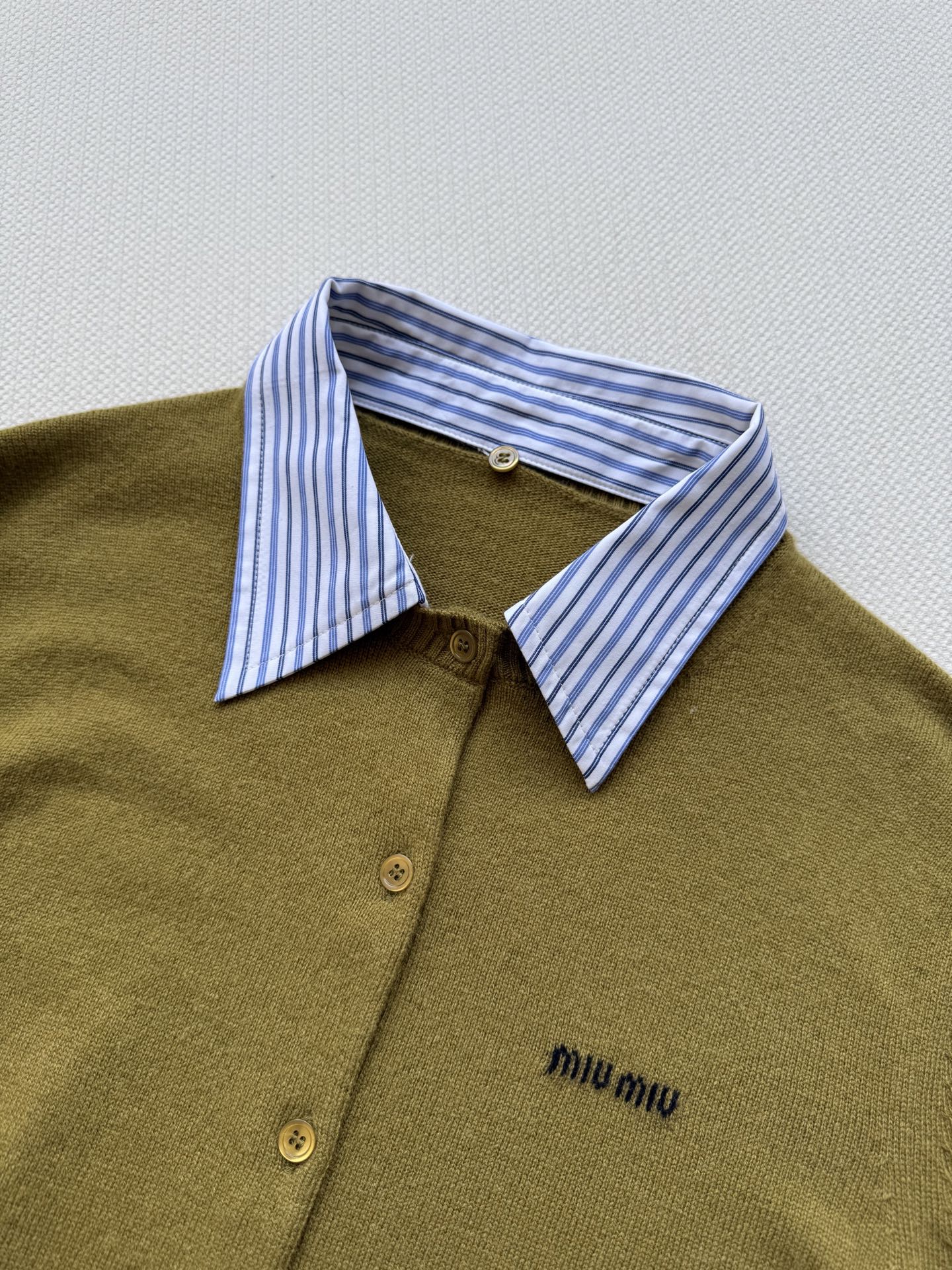 Miumi*2025新品撞色假两件针织开衫定制YB羊毛纱线织造 舒适软糯 弹力十足 假两件针织开衫 条纹