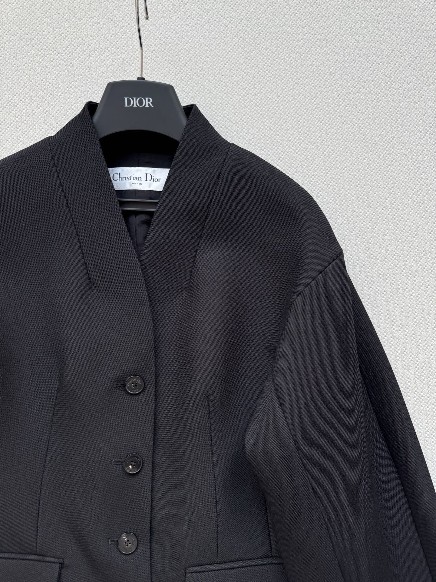 Dio*🆕小外套，丝毛面料，里衬真丝面料透气舒适，质感很显品质，简约的剪裁很显大气上身干净干练，超洋气的