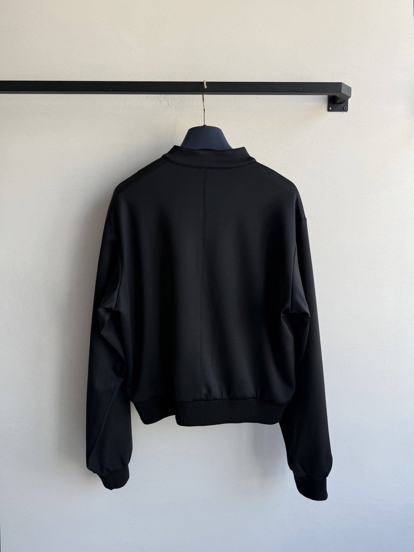Louis Vuitto*🆕2025新品立领空气棉夹克外套🧥原版开发 高版出品 透气舒适 金属配饰都是原