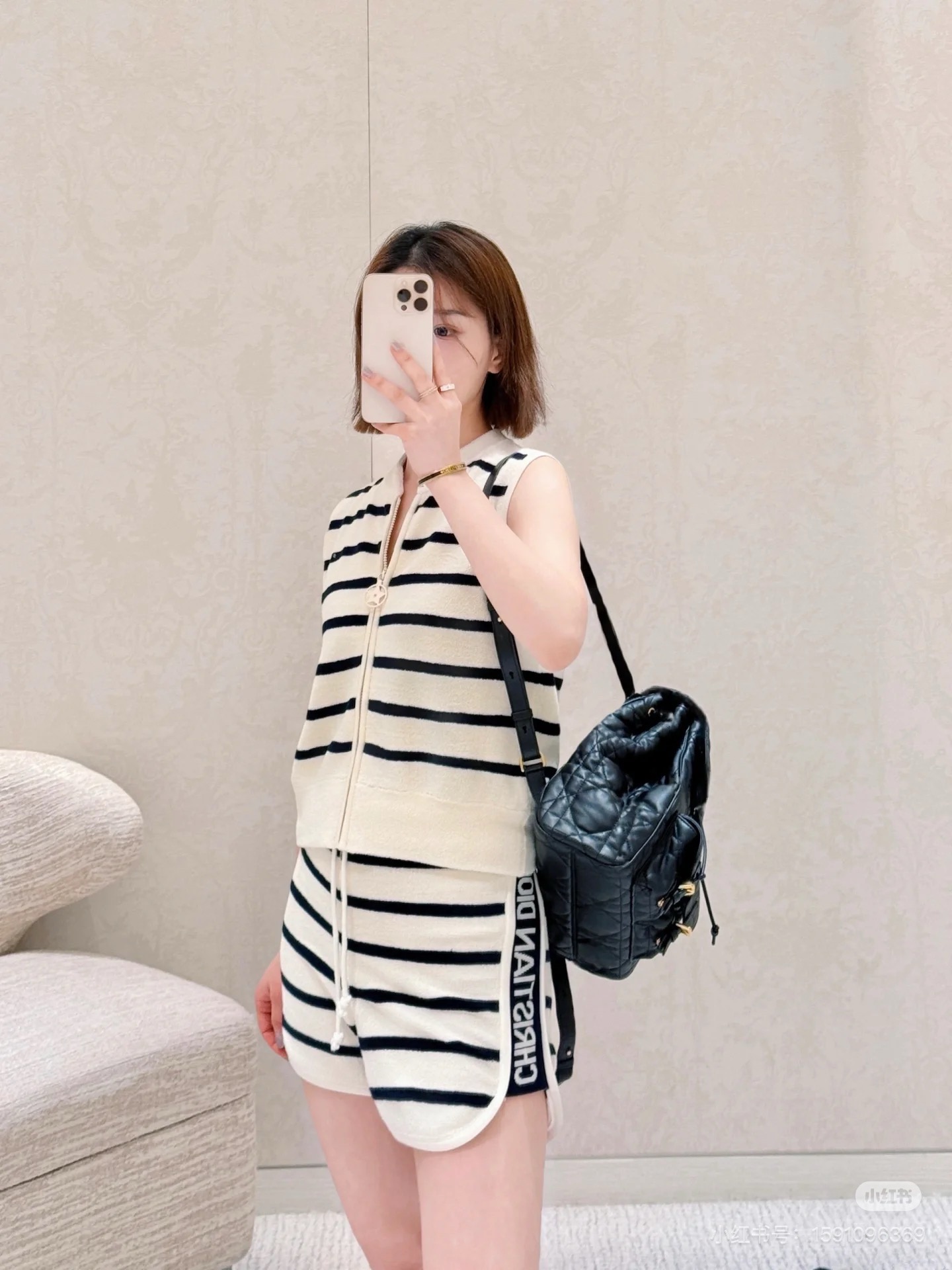 A pair of shorts - 图片 6