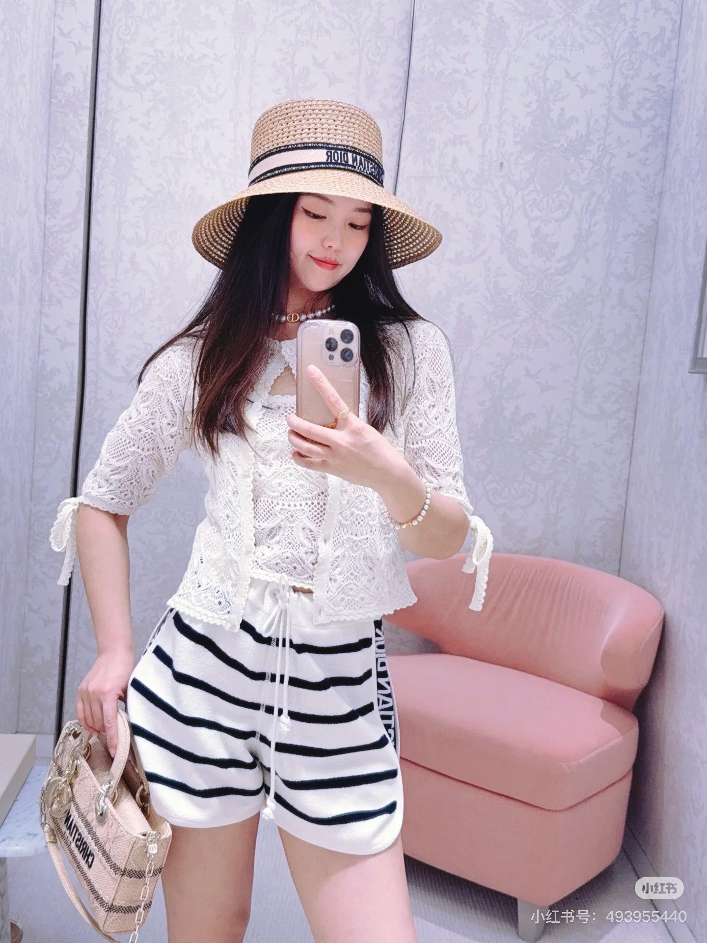 A pair of shorts - 图片 2